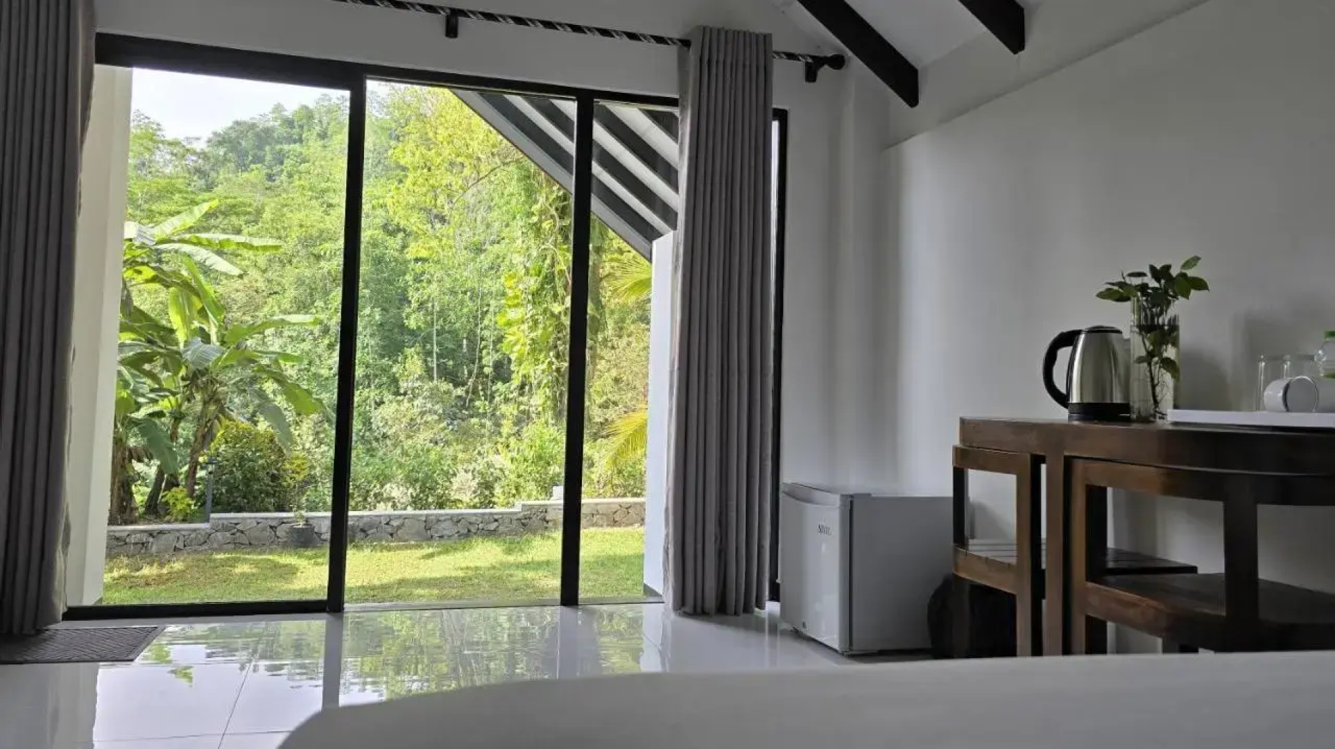 Nildiya Falls Hotel