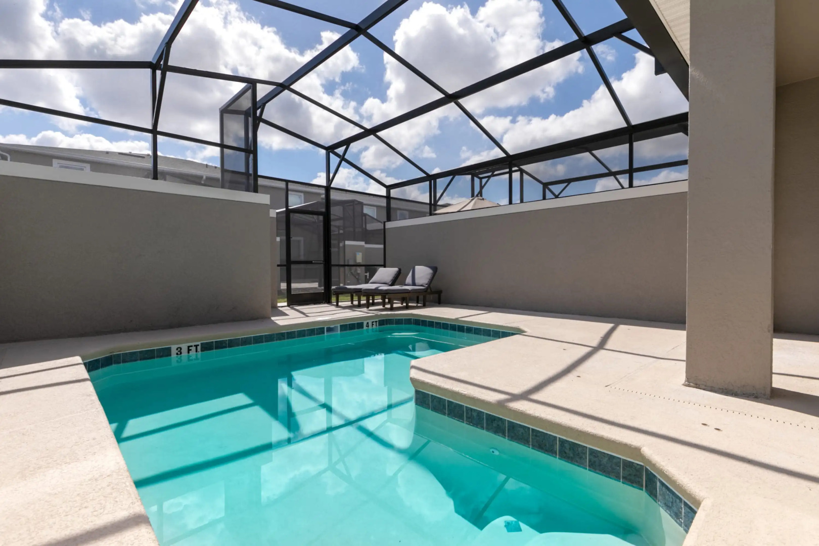 Chic townhouse with private pool near Disney