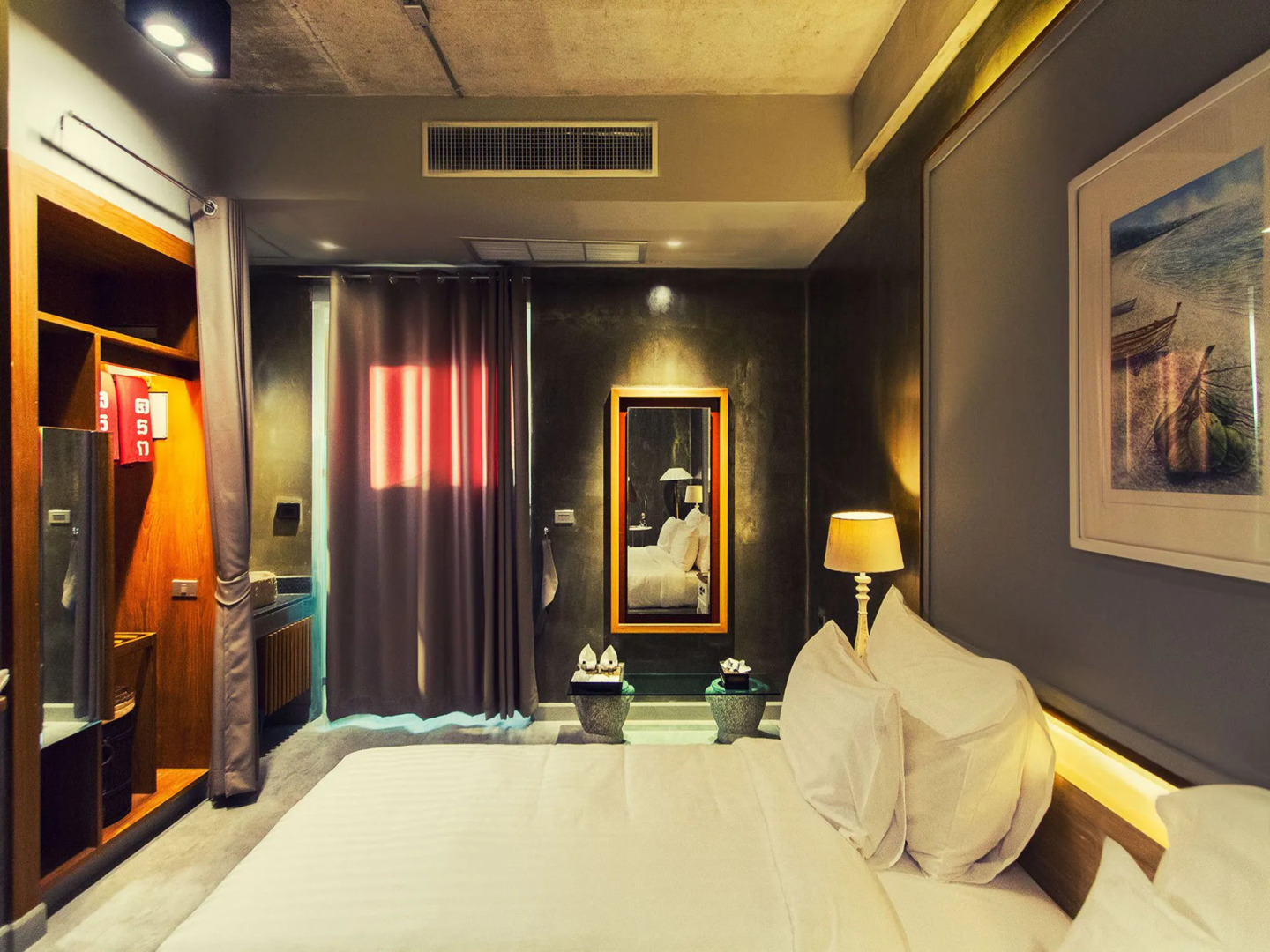 Kroque Boutique & Bistro