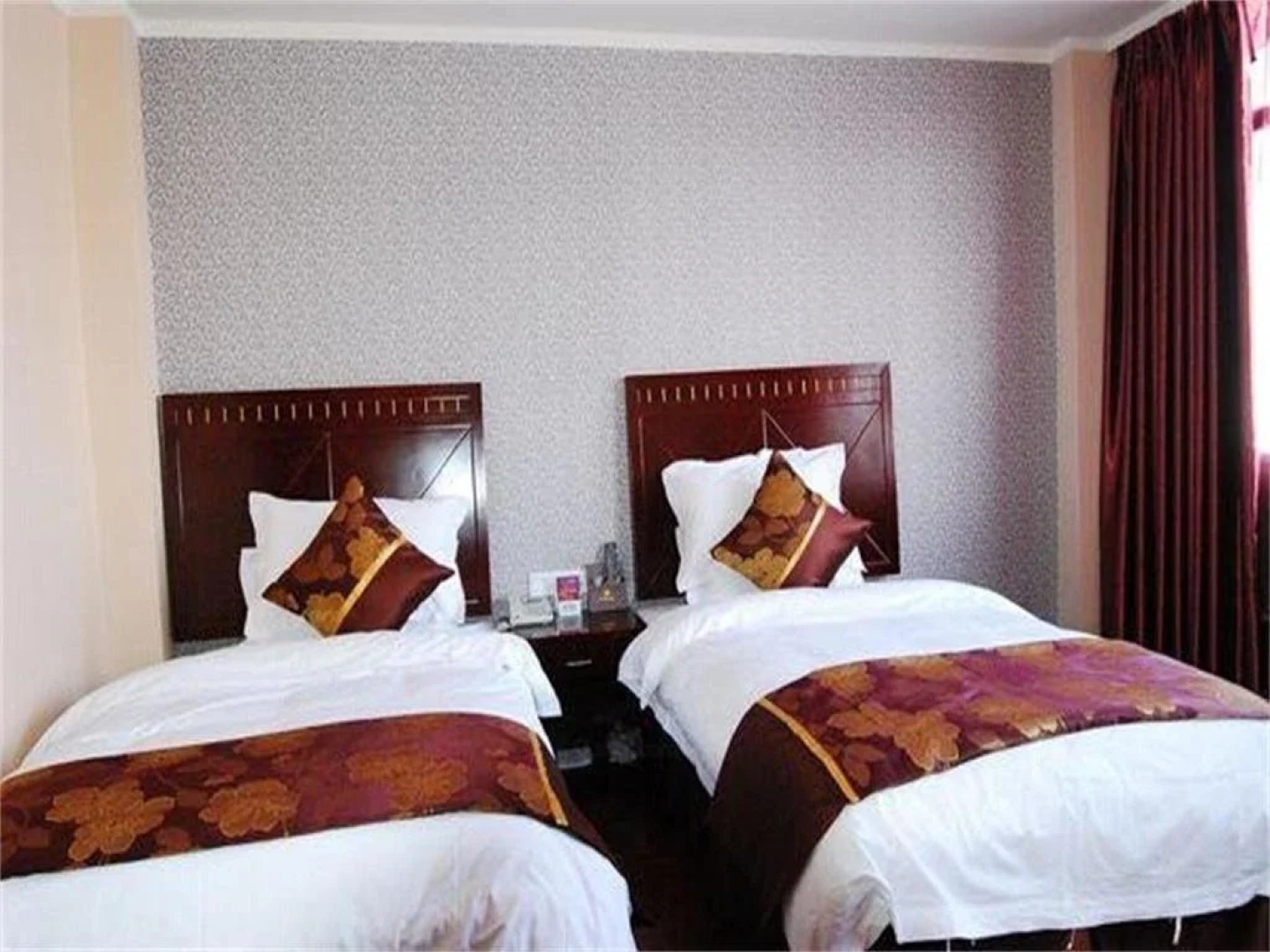 Xichang Xiaoding Business Hotel