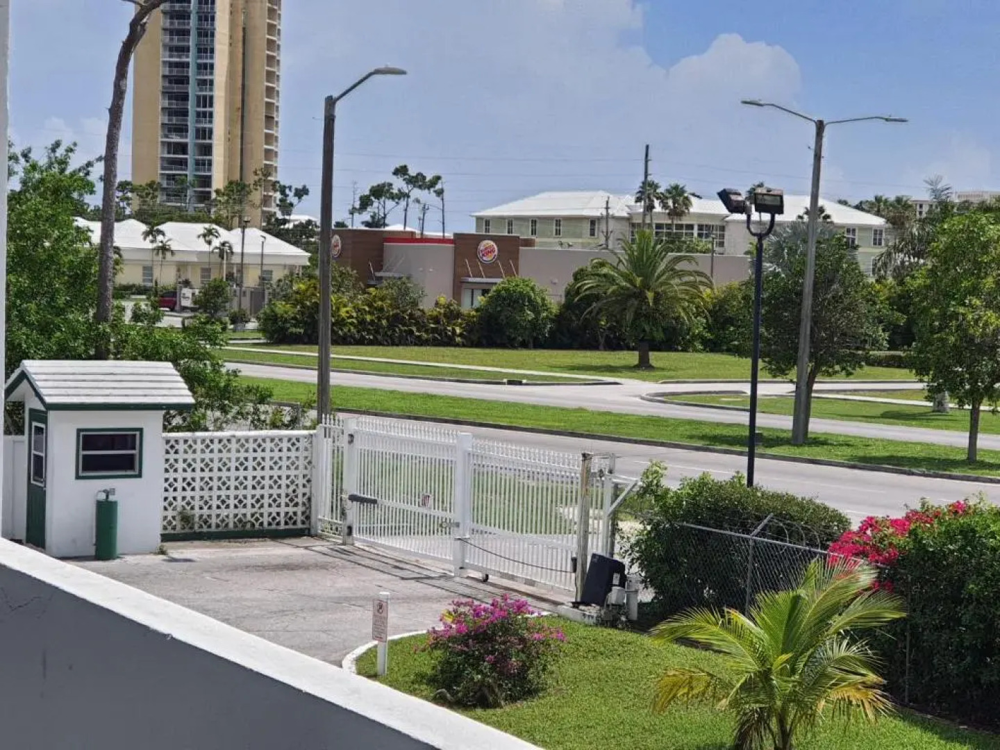 Contemporary 2-bed 2-bath condo