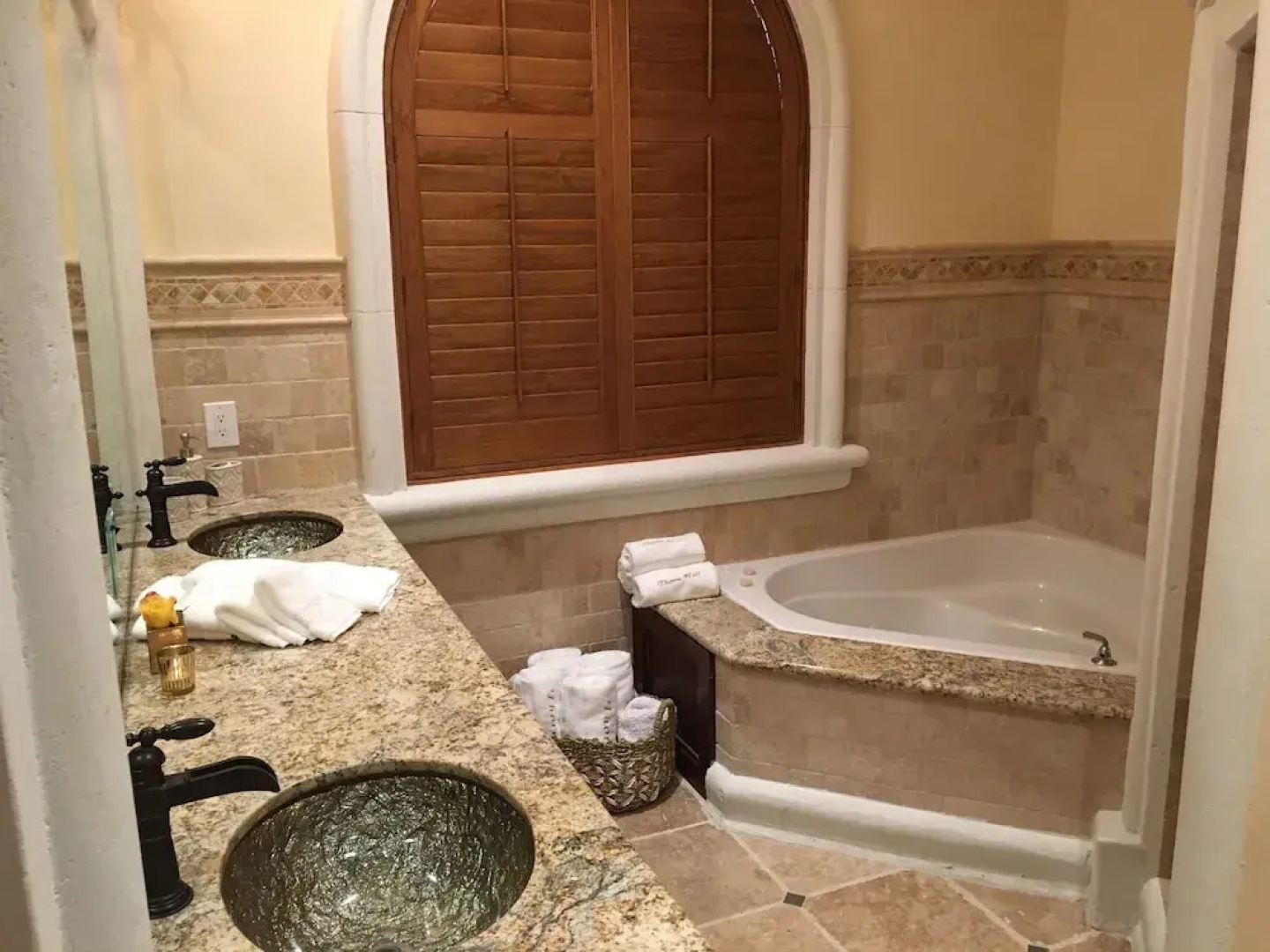Thorn Hill Vineyards Villa Suite