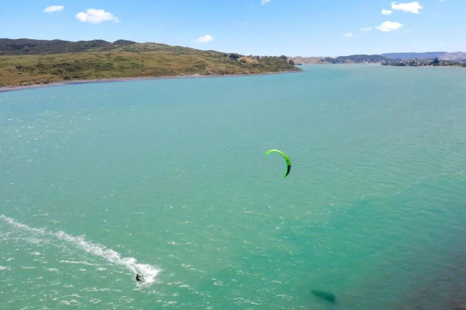 The Big Round Window - Raglan Holiday Home