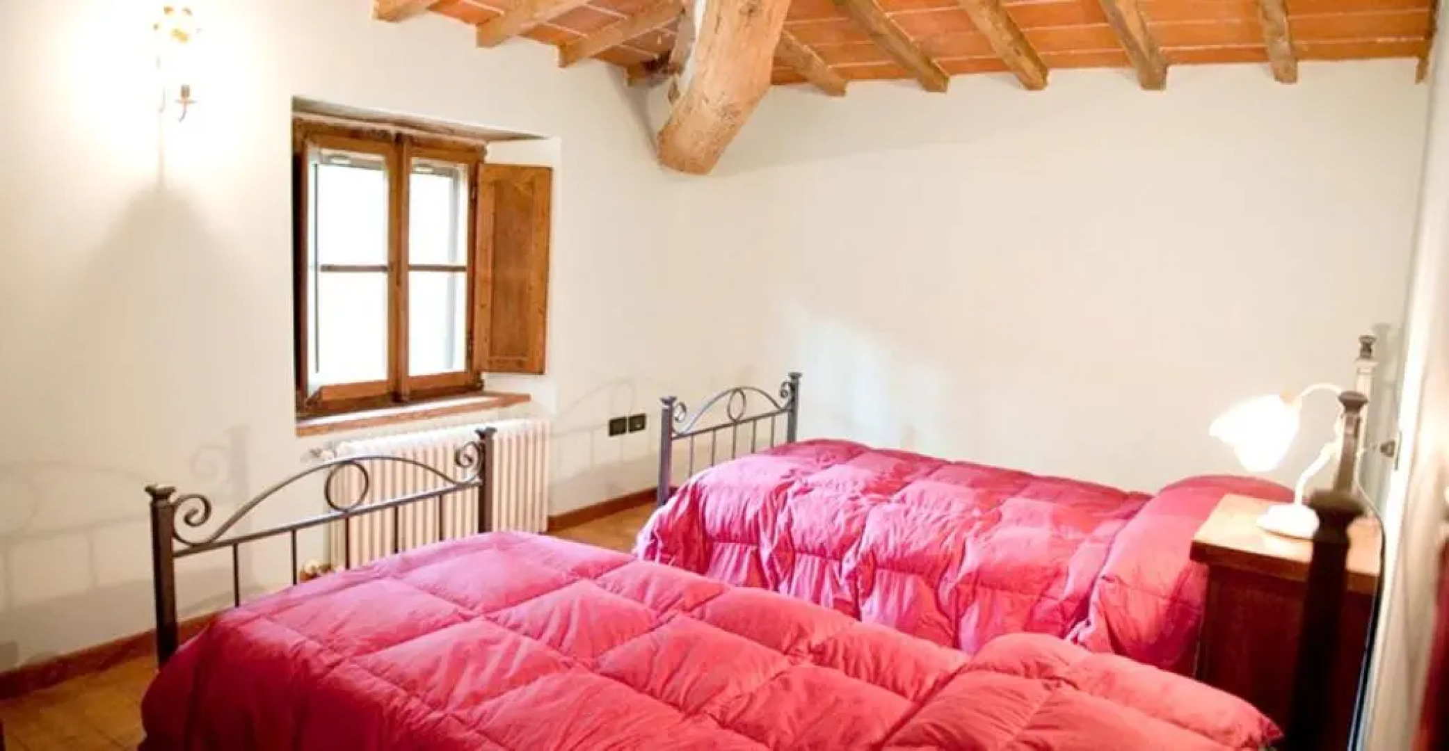 3 bedrooms appartement with shared pool enclosed garden and wifi at Caprese Michelangelo