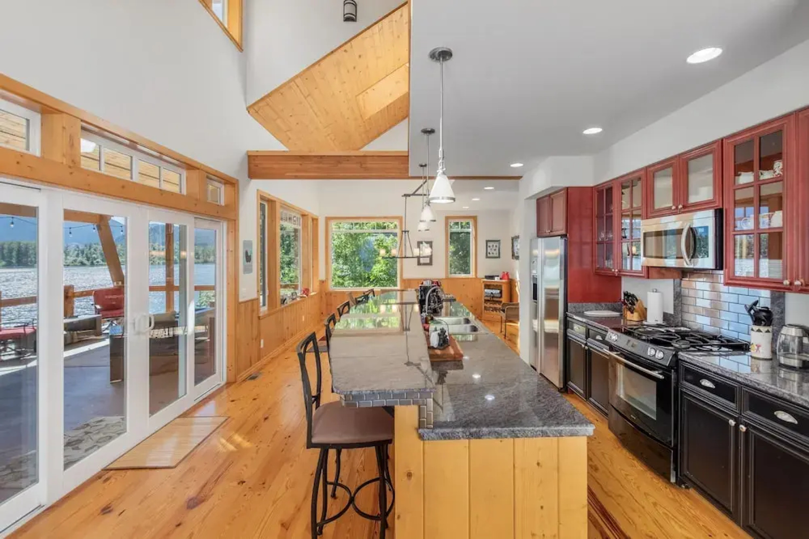 Lazy Bear Lodge 3 Bedroom Home by NW Comfy Cabins by RedAwning