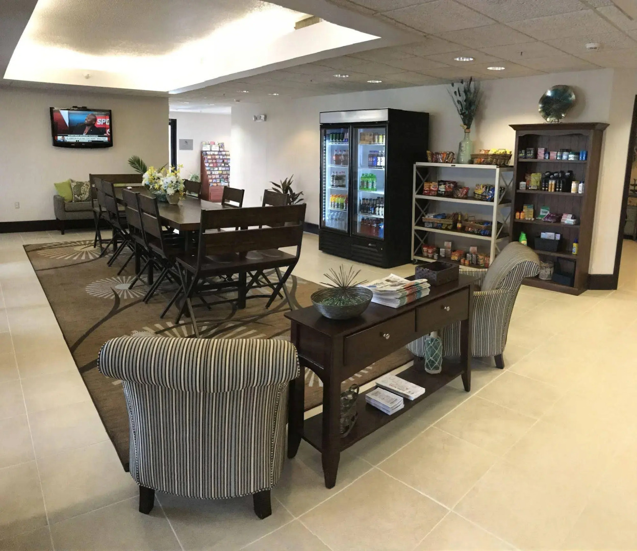 Greenfield Inn & Suites Owensboro, KY Airport