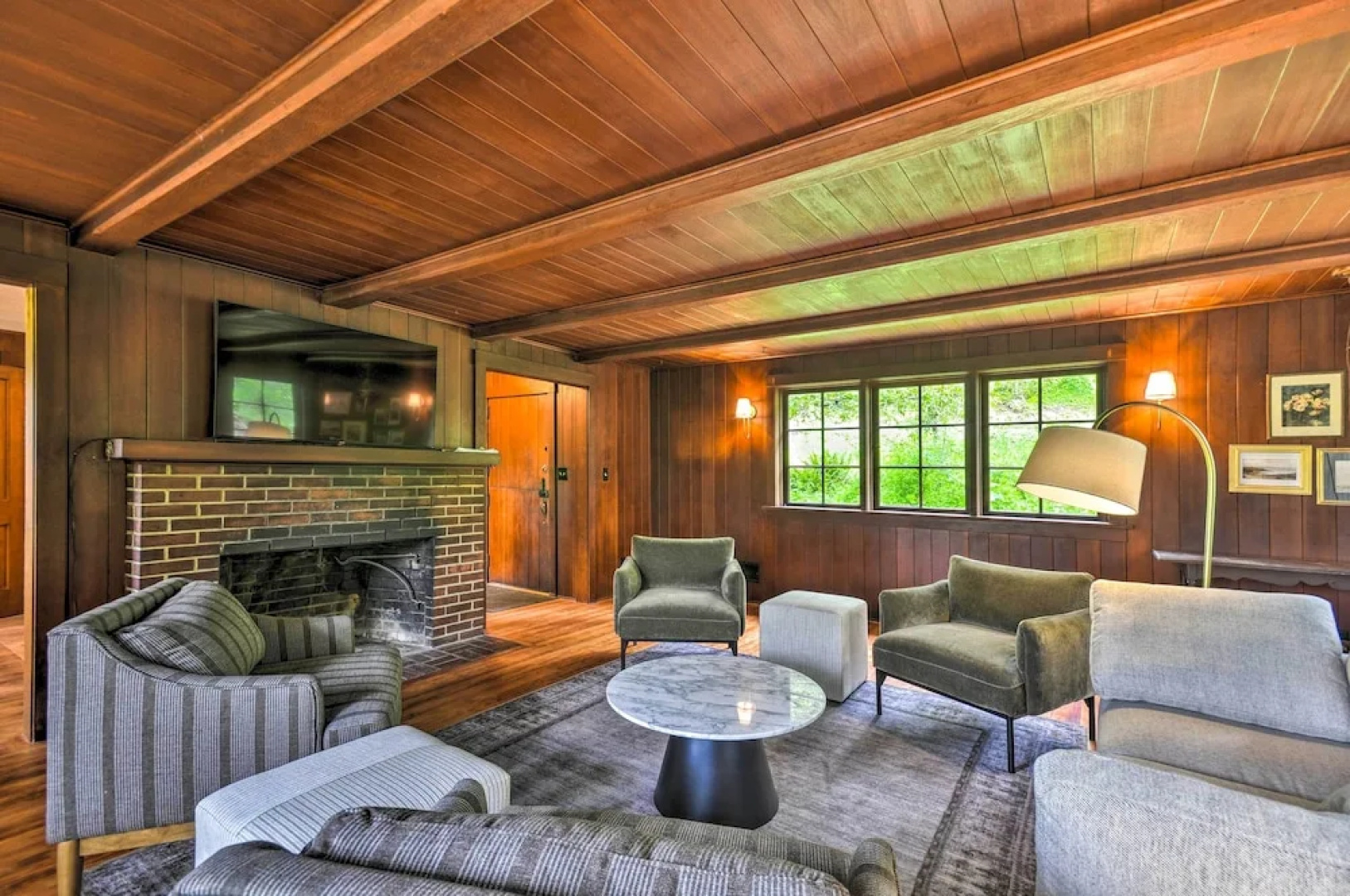 Peaceful + Elegant Cottage w/ Riverside View