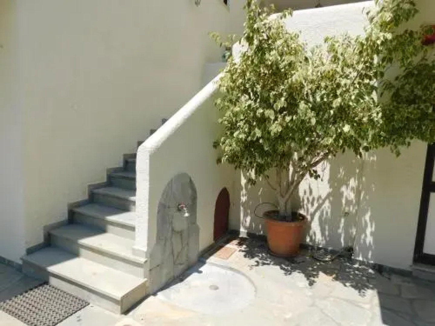 To Spiti Tis Eirinis