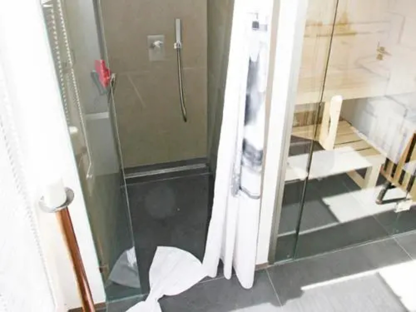 Johanna - Penthouse Nautilus 16