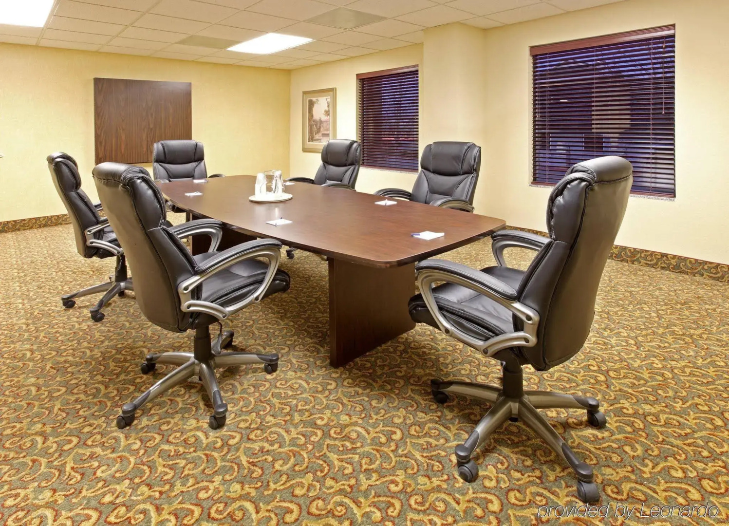 Holiday Inn Express Hotel & Suites Bentonville by IHG