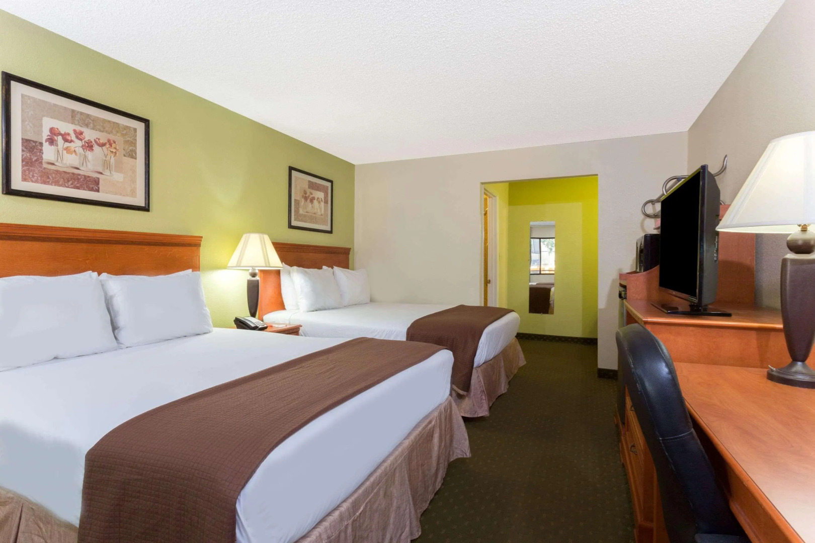 Howard Johnson Express Inn - Tallahassee