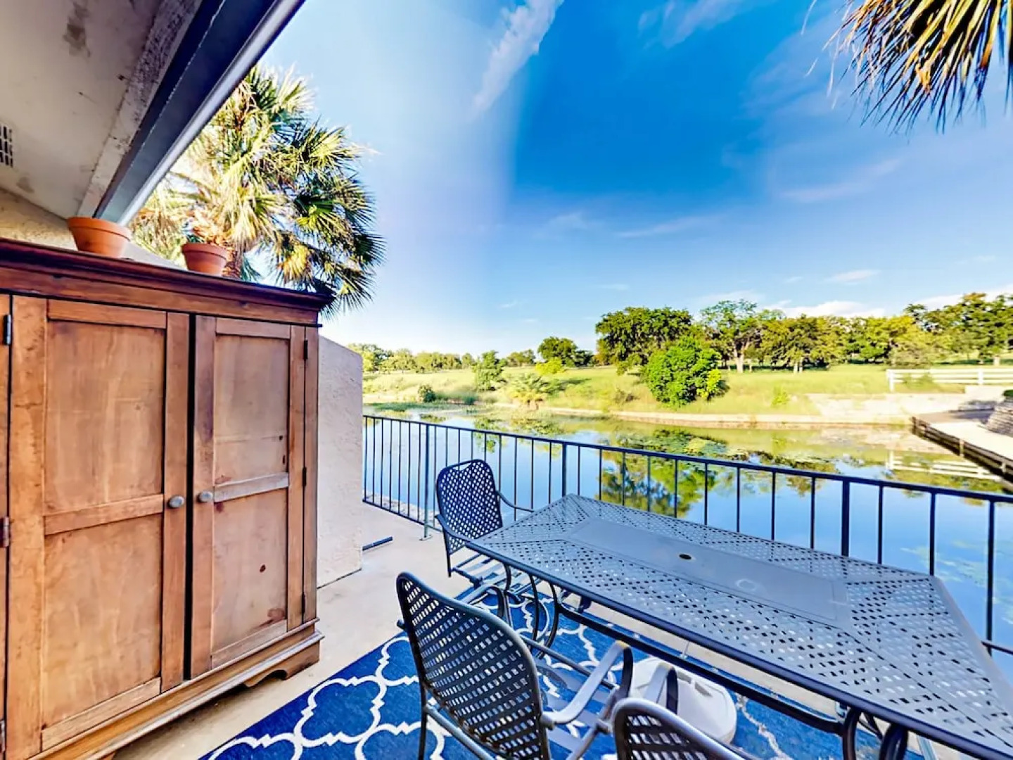 104 Horseshoe Bay Townhouse #18 2 Bedrooms 2 Bathrooms Townhouse