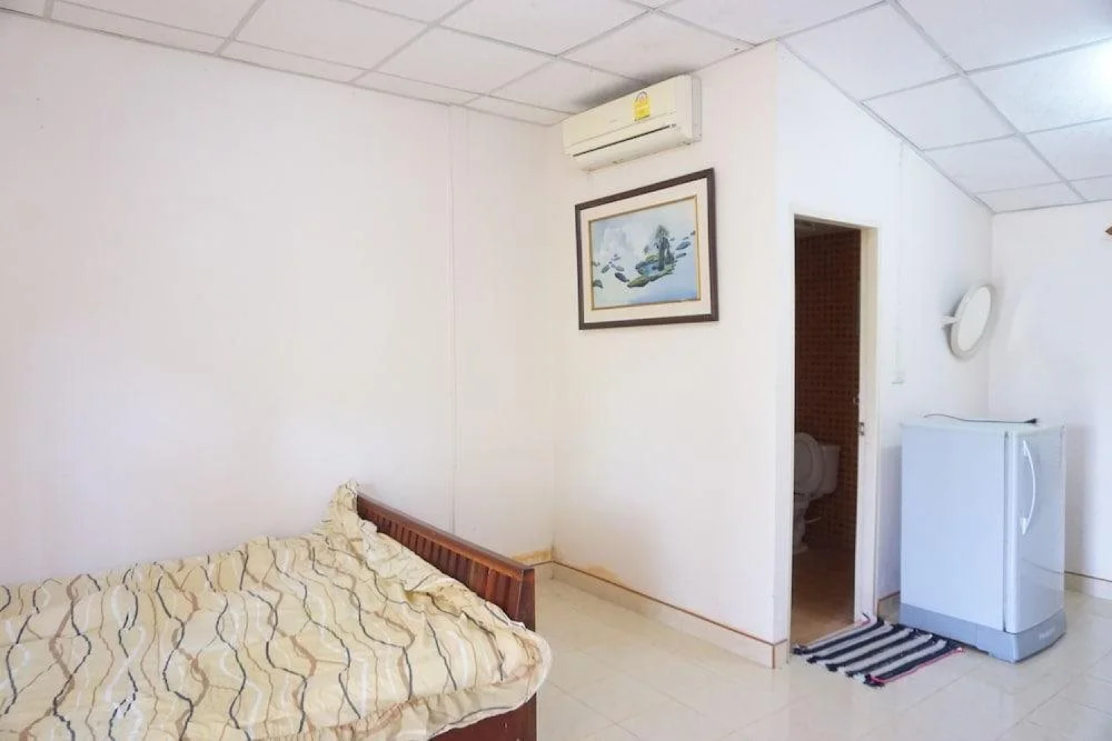 Na Thammachart Hotel