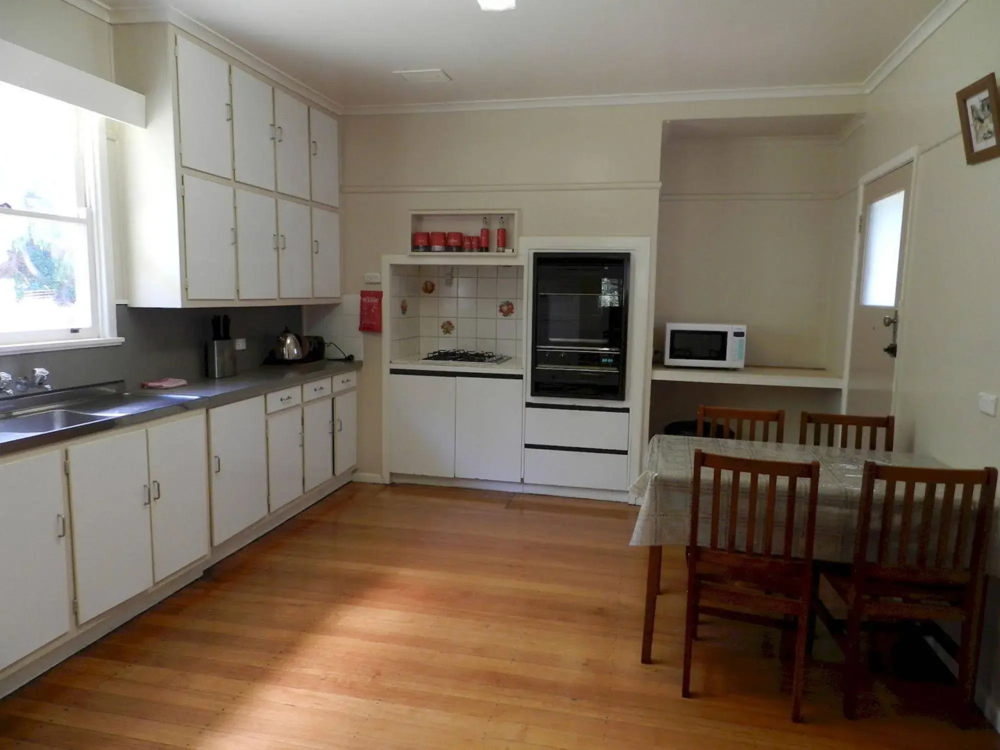 Twelve Apostles Motel & Country Retreat