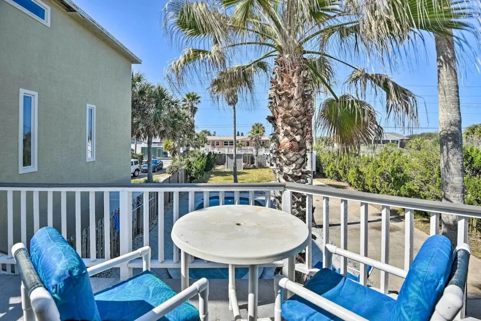Sunny Florida Home w/ Decks & View, Steps to Beach