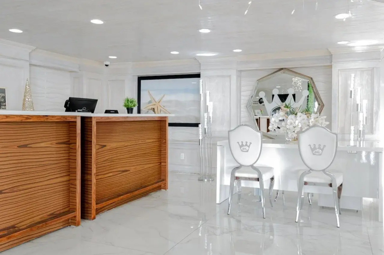 Palazzo Lakeside Hotel