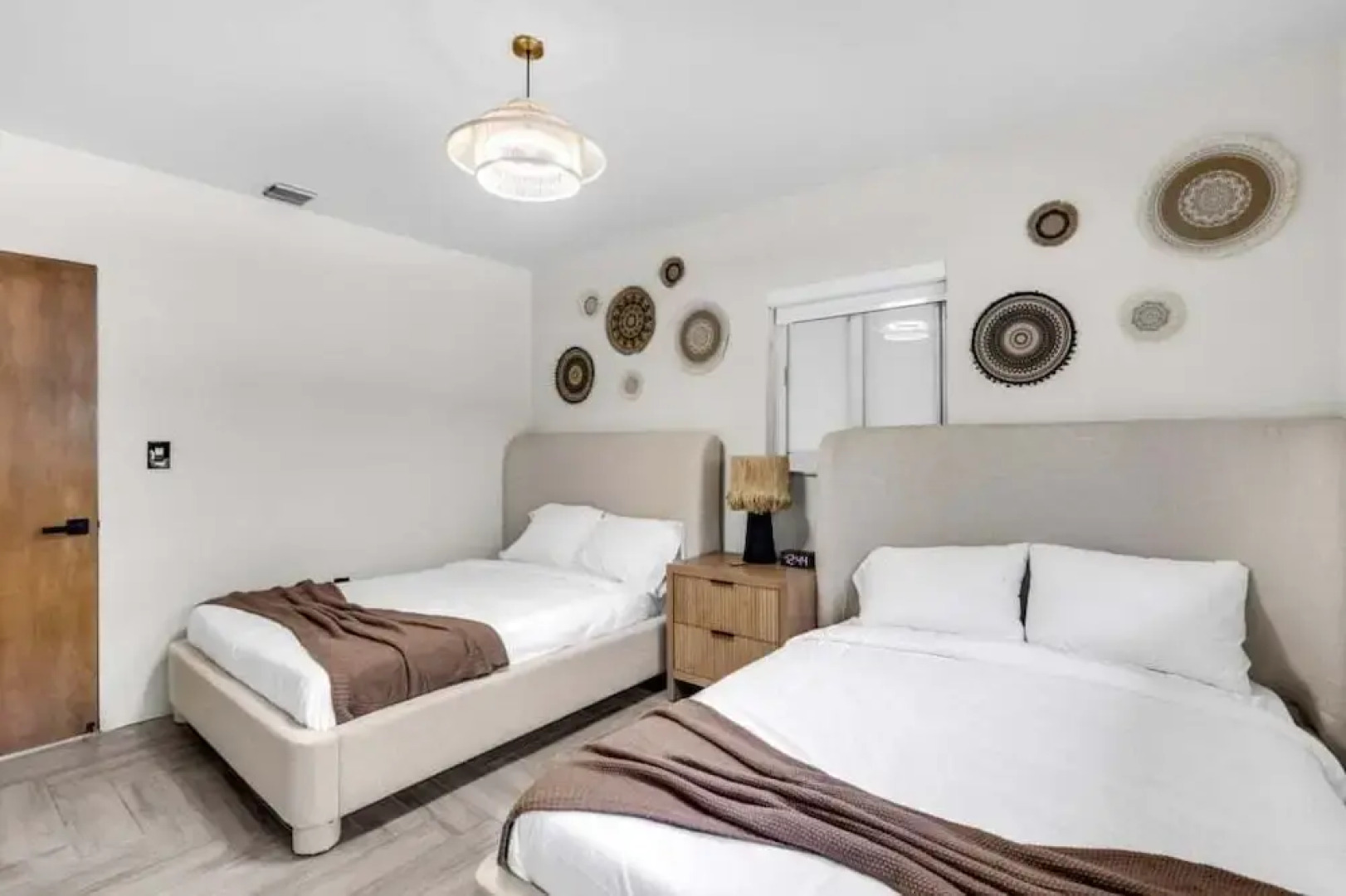 4br Biscayne River Home: Pool & Pickleball Fun 4 Bedroom Home