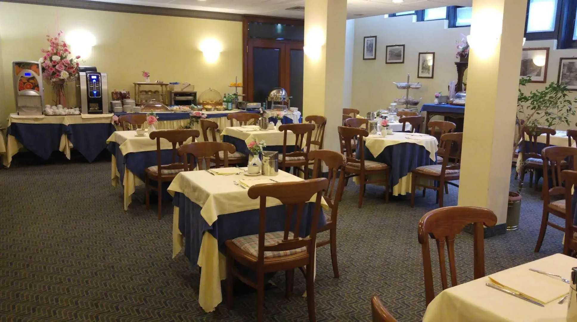 Hotel De la Ville