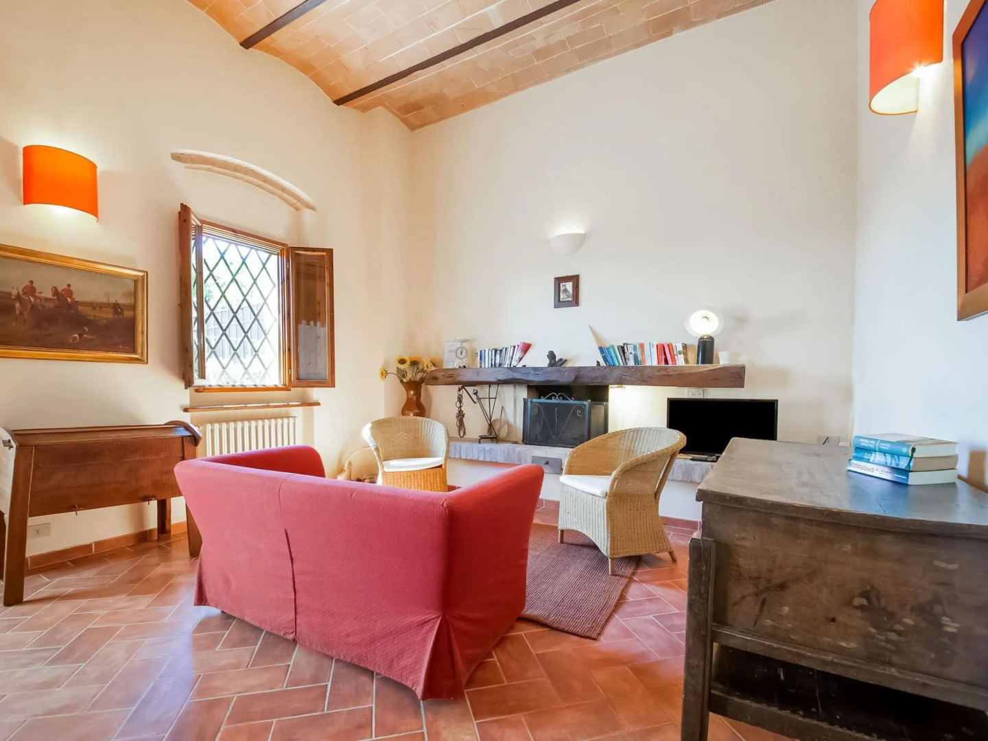 Boutique Cottage in Poggibonsi with Pool