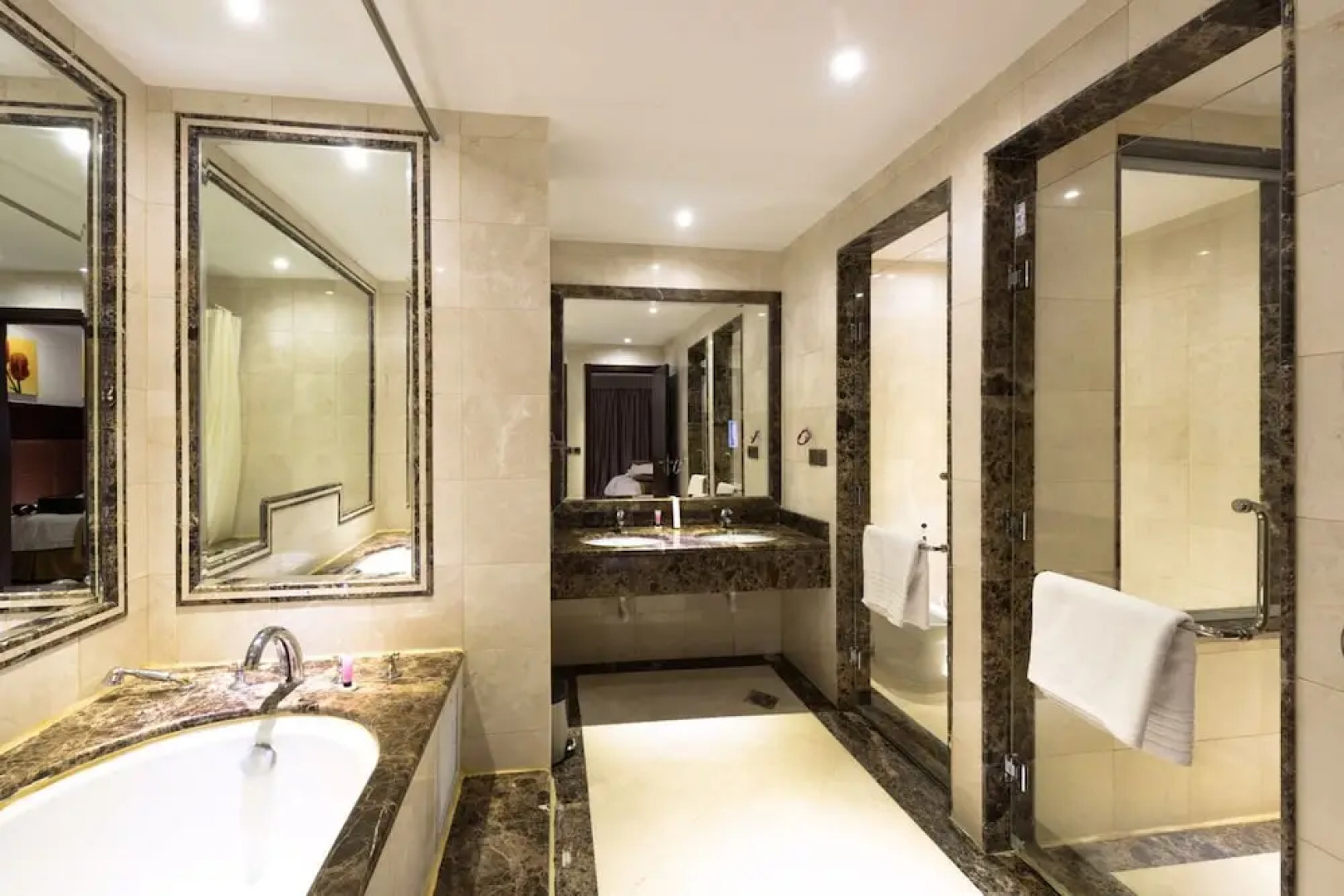 Western Beauty Hotel Suites