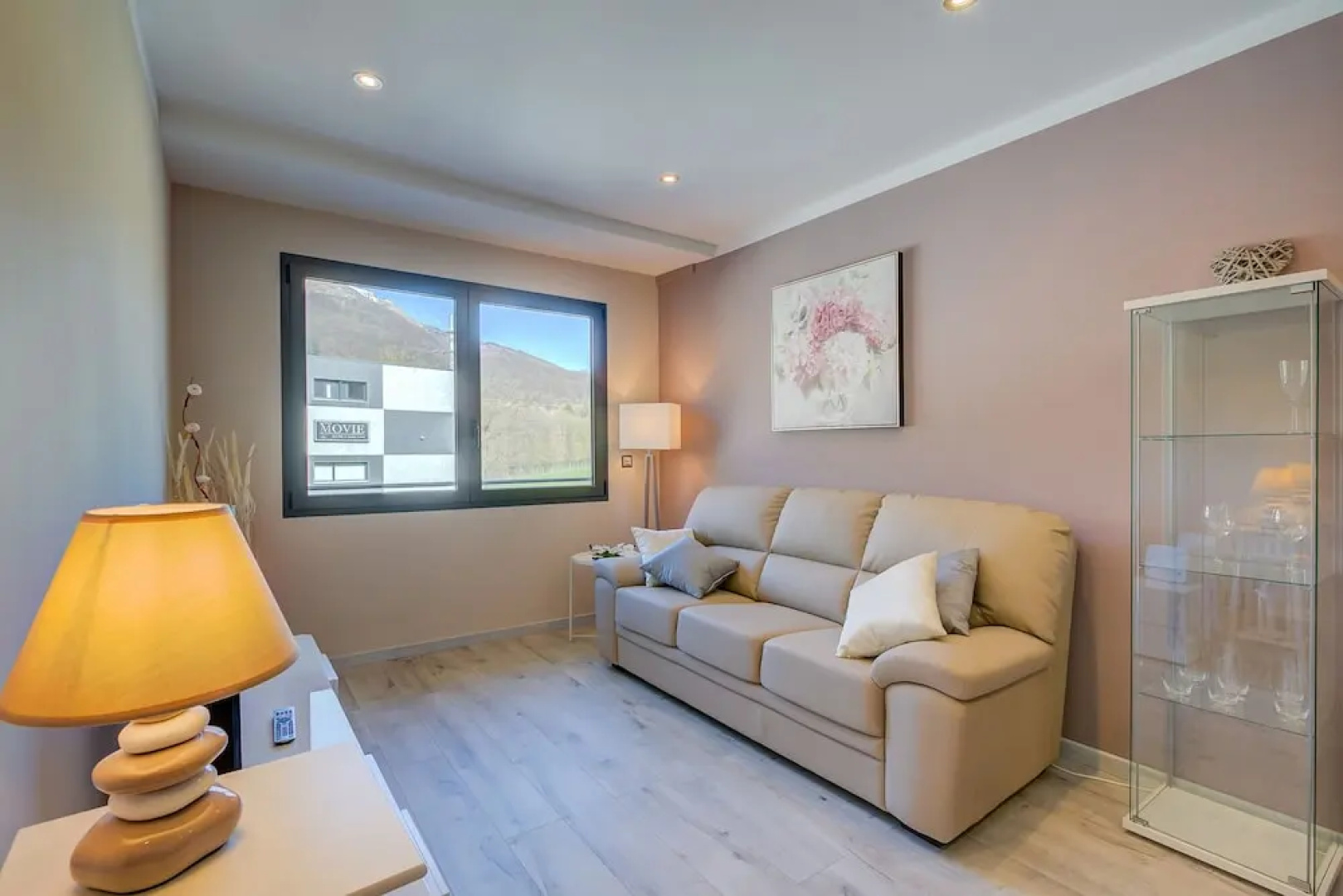 4 Seasons Apartment