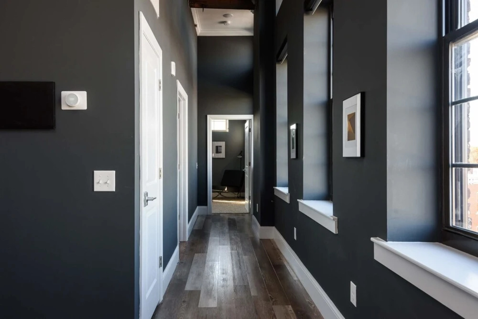 Bordeaux - Luxe LF Square Apts with Rooftop by Zencity