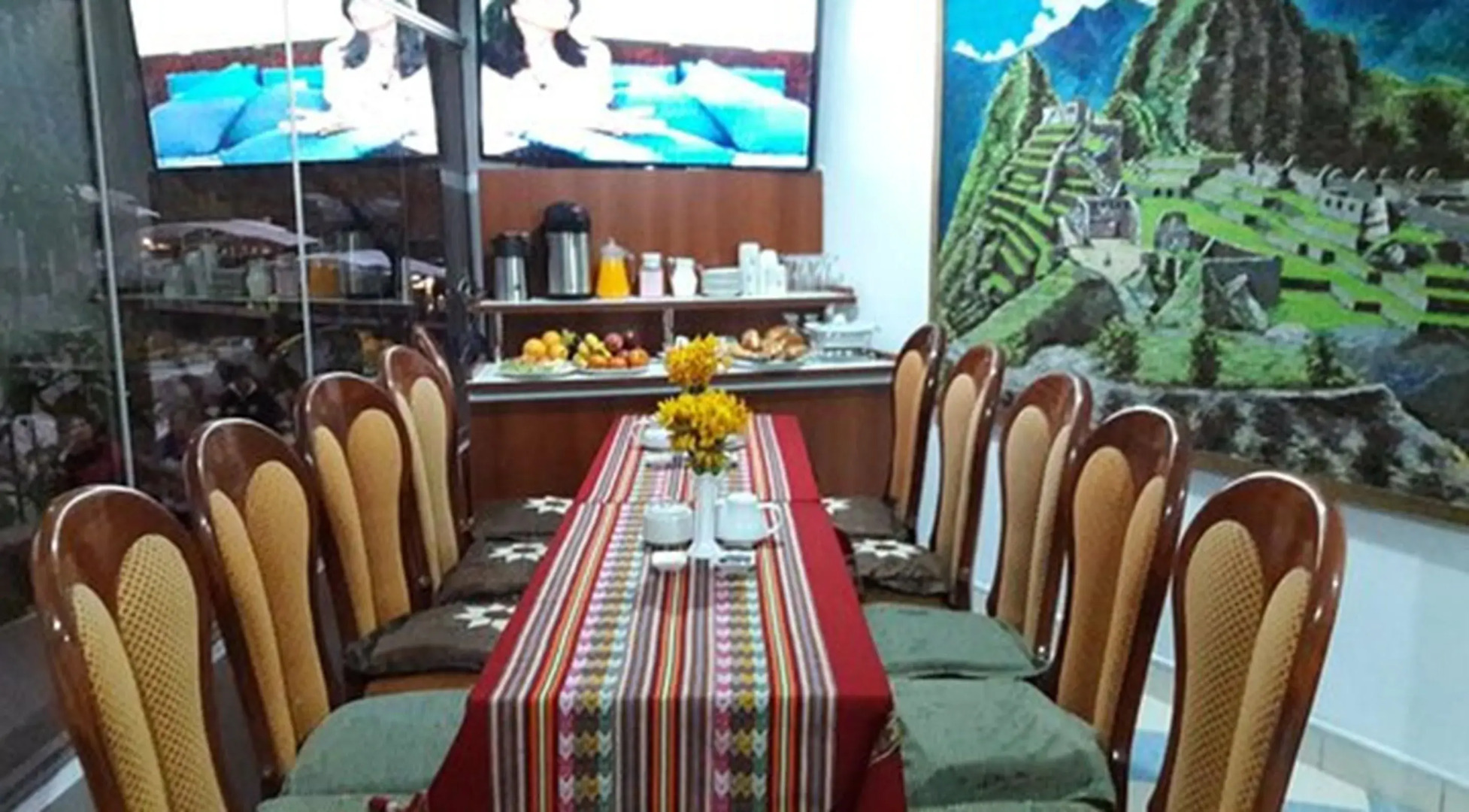 MAPILAND-Hotel Boutique. a unos pasos de la estación de tren y de autobus. Con vista al río y a las montañas