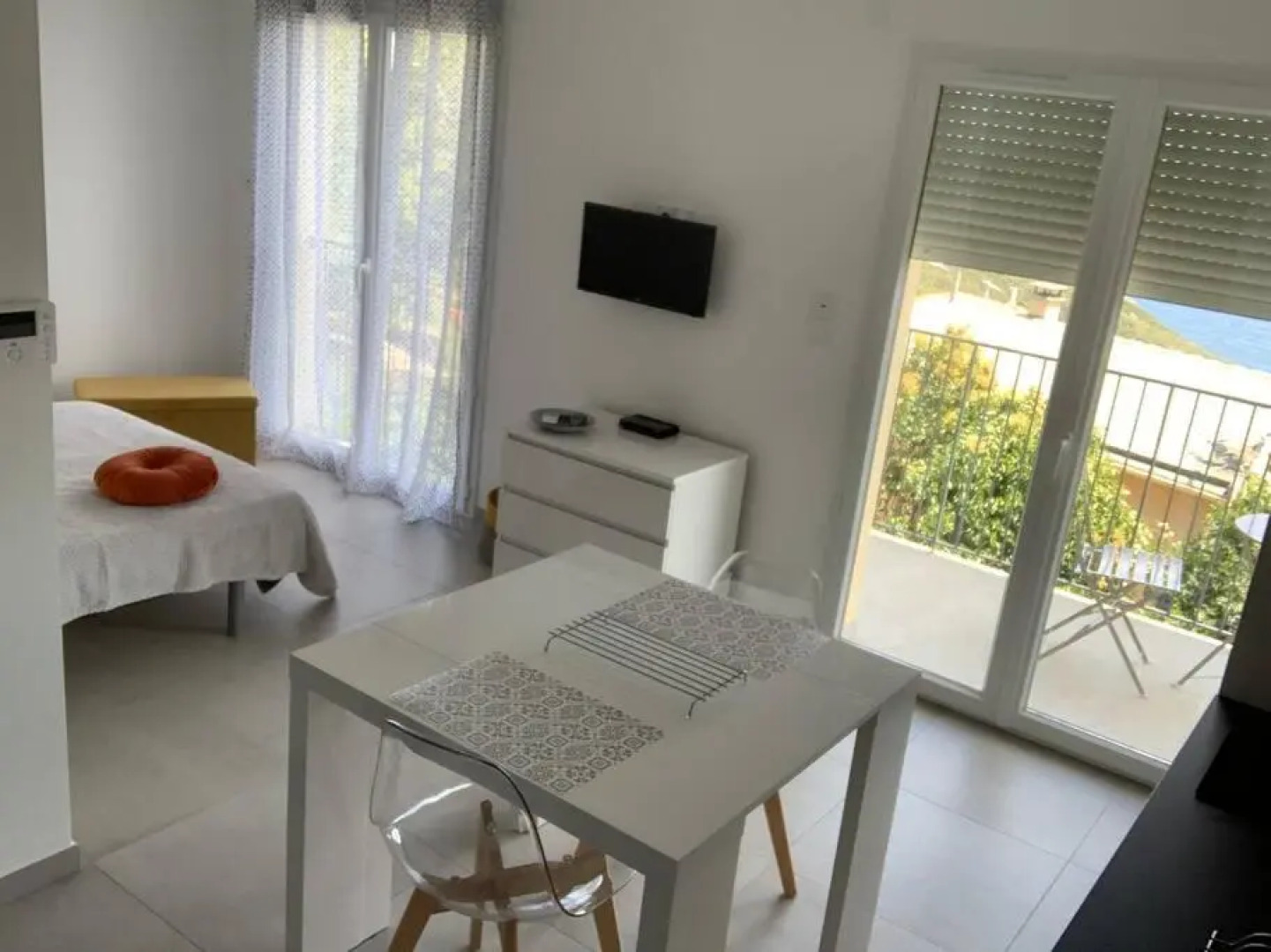 Studio au coeur du village de Poretto