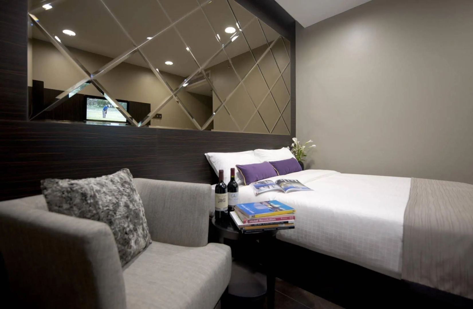 V Hotel Lavender