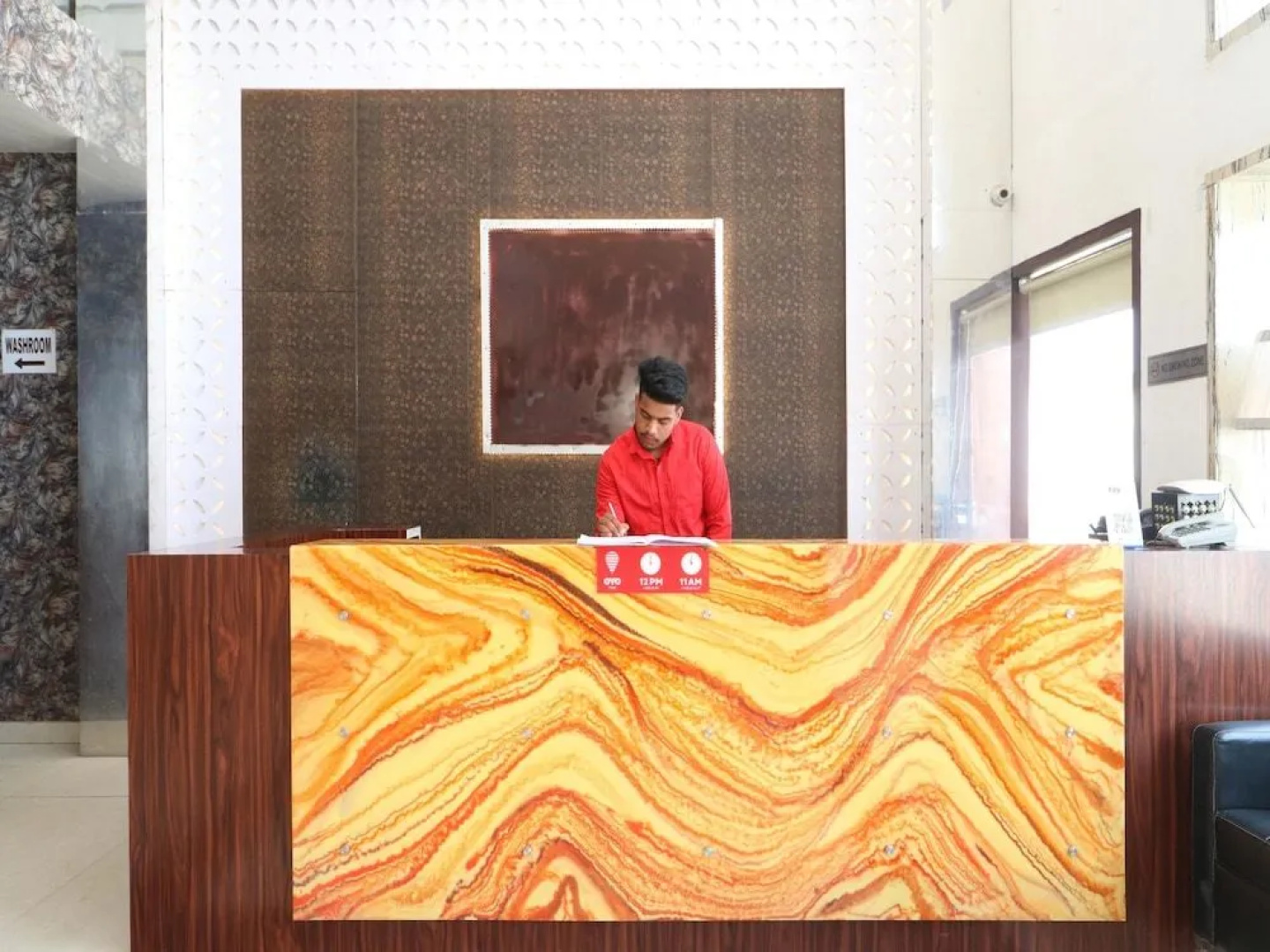 OYO 29950 Hotel Ml Pride