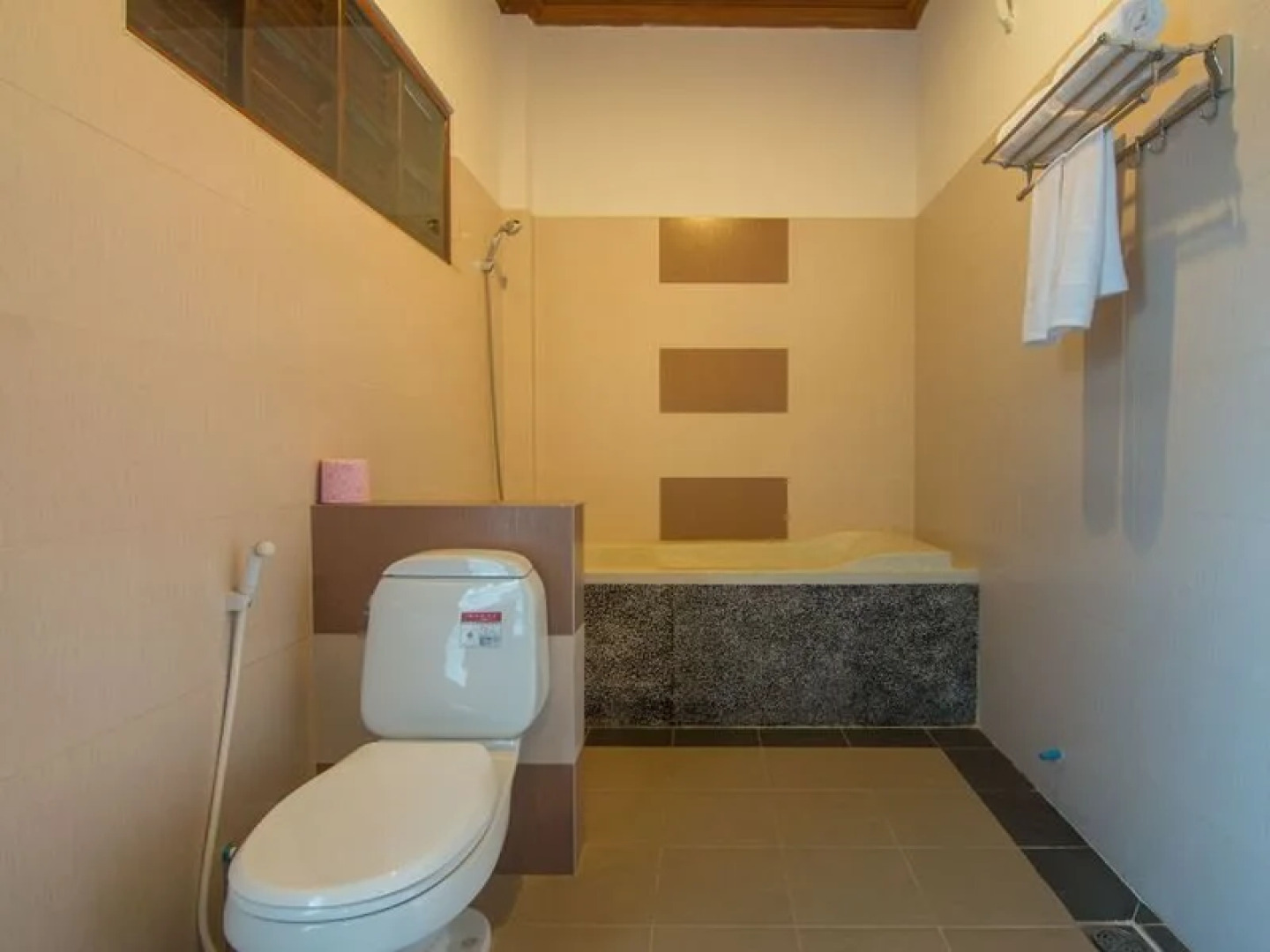 Golden Chenla Hotel and Restaurant