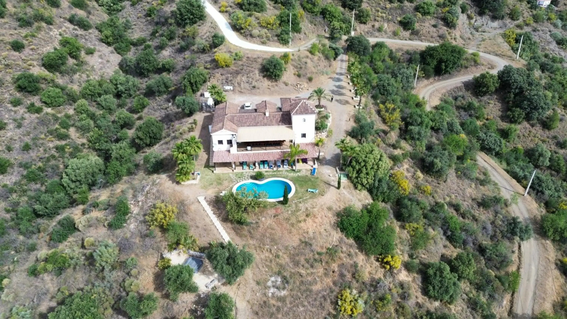 Mansion 7 bedrooms 6 bathrooms with private pool & privacy of 5 ha pure nature