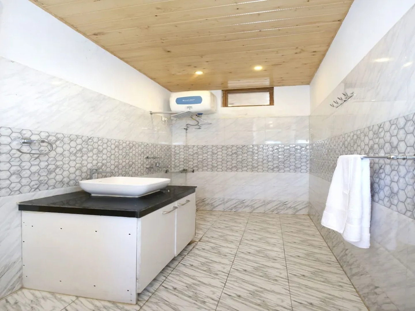 OYO 12170 Home Rustic Villa Kasauli