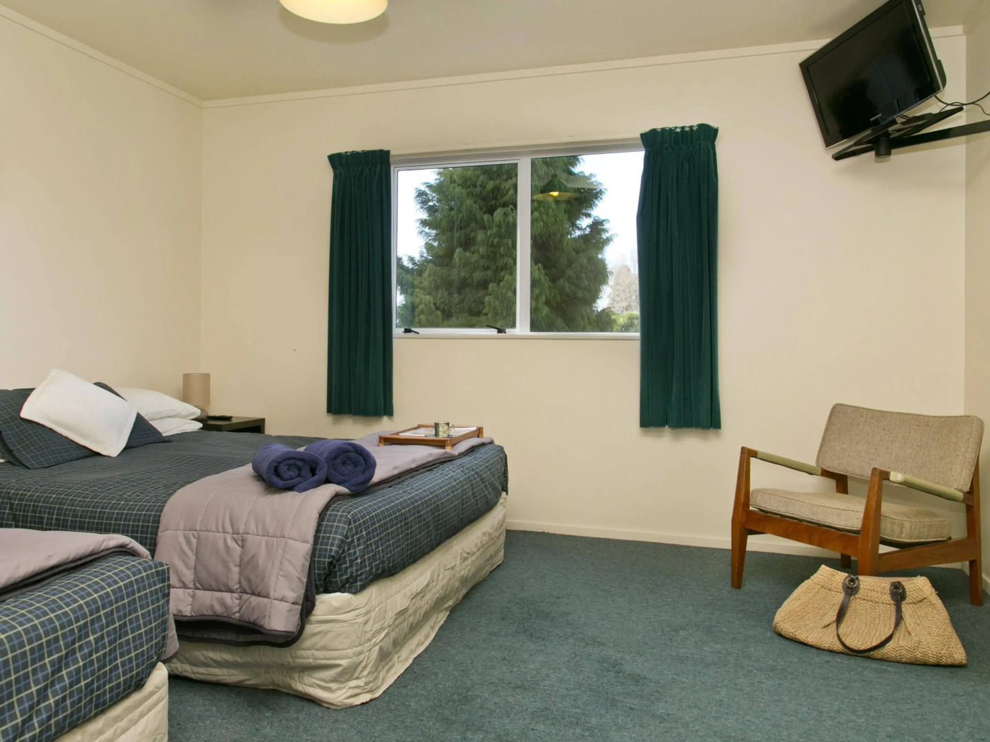 Howards Mountain Lodge