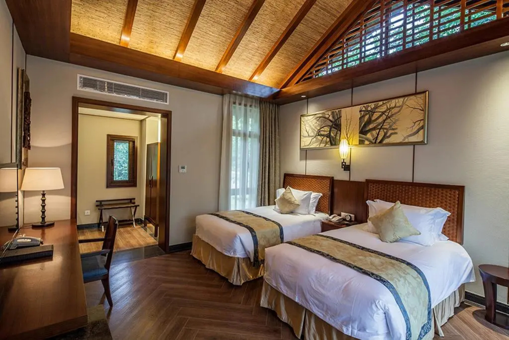 Wuzhishan Yatai Rainforest Resort Hotel