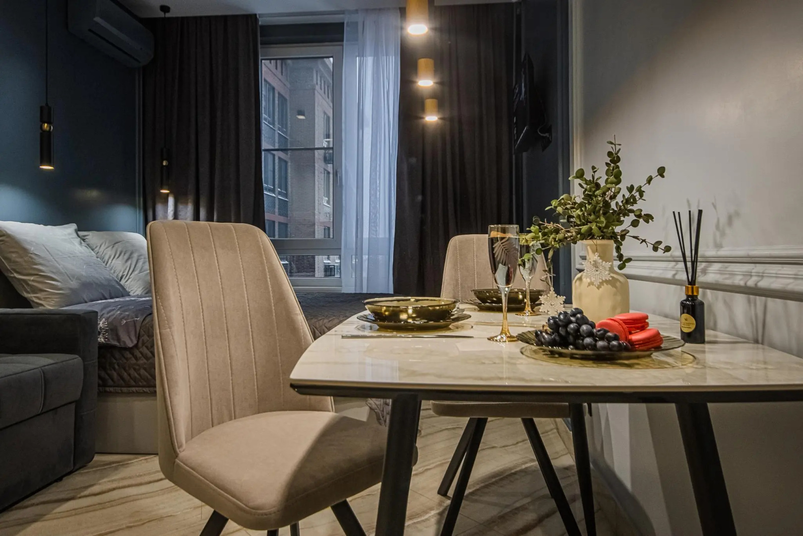 2ROOMS (2РУМС) на улице Максима Горького