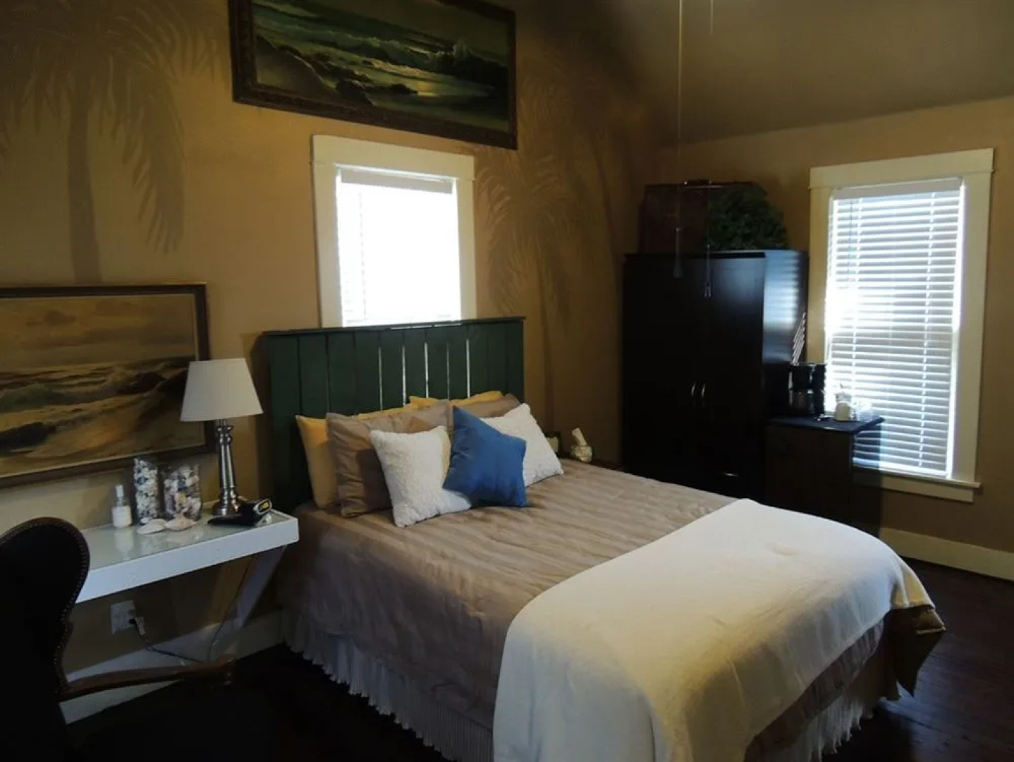 Lyons' Twin Mansions B&B and Spa