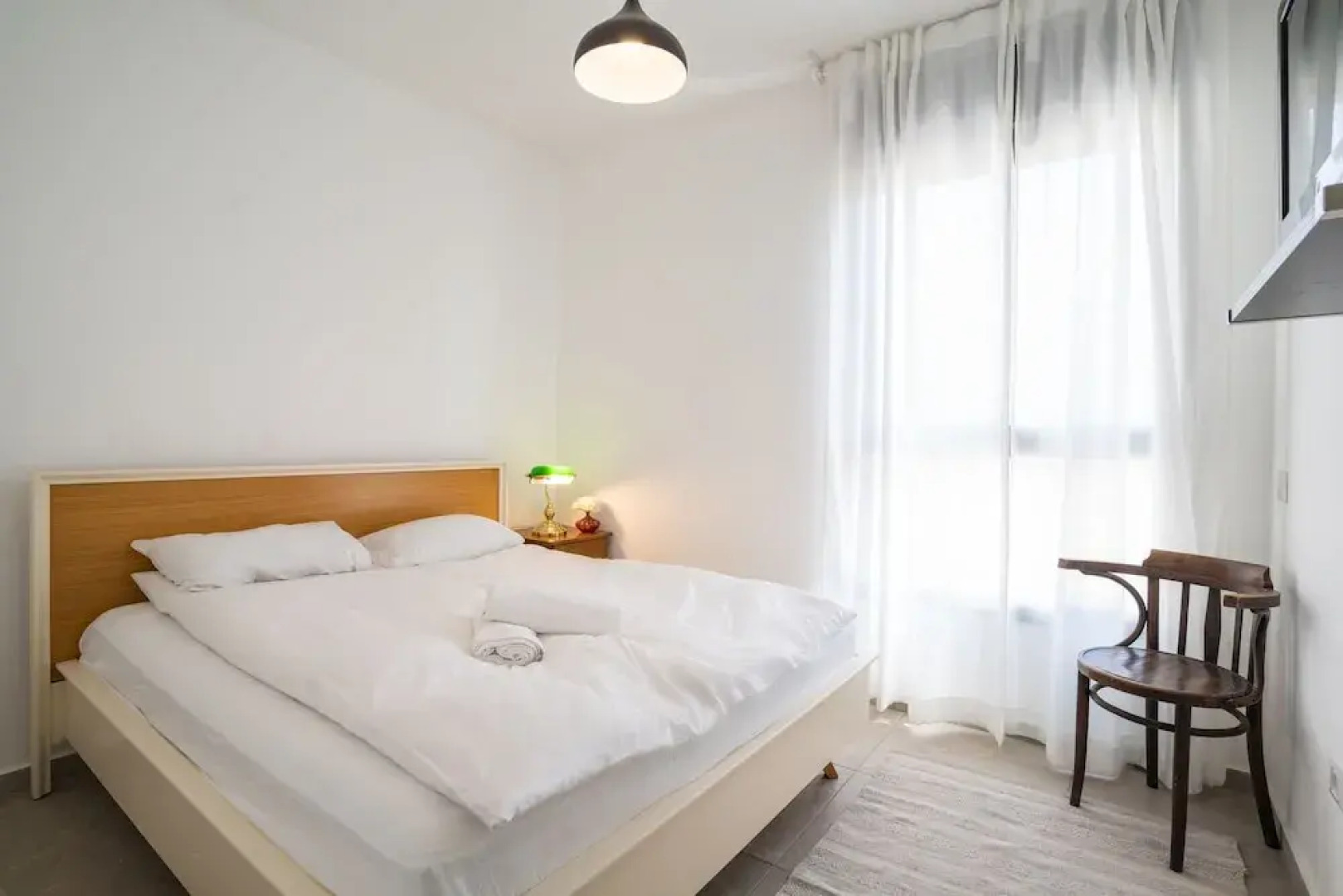 Alloro First Line To The Beach