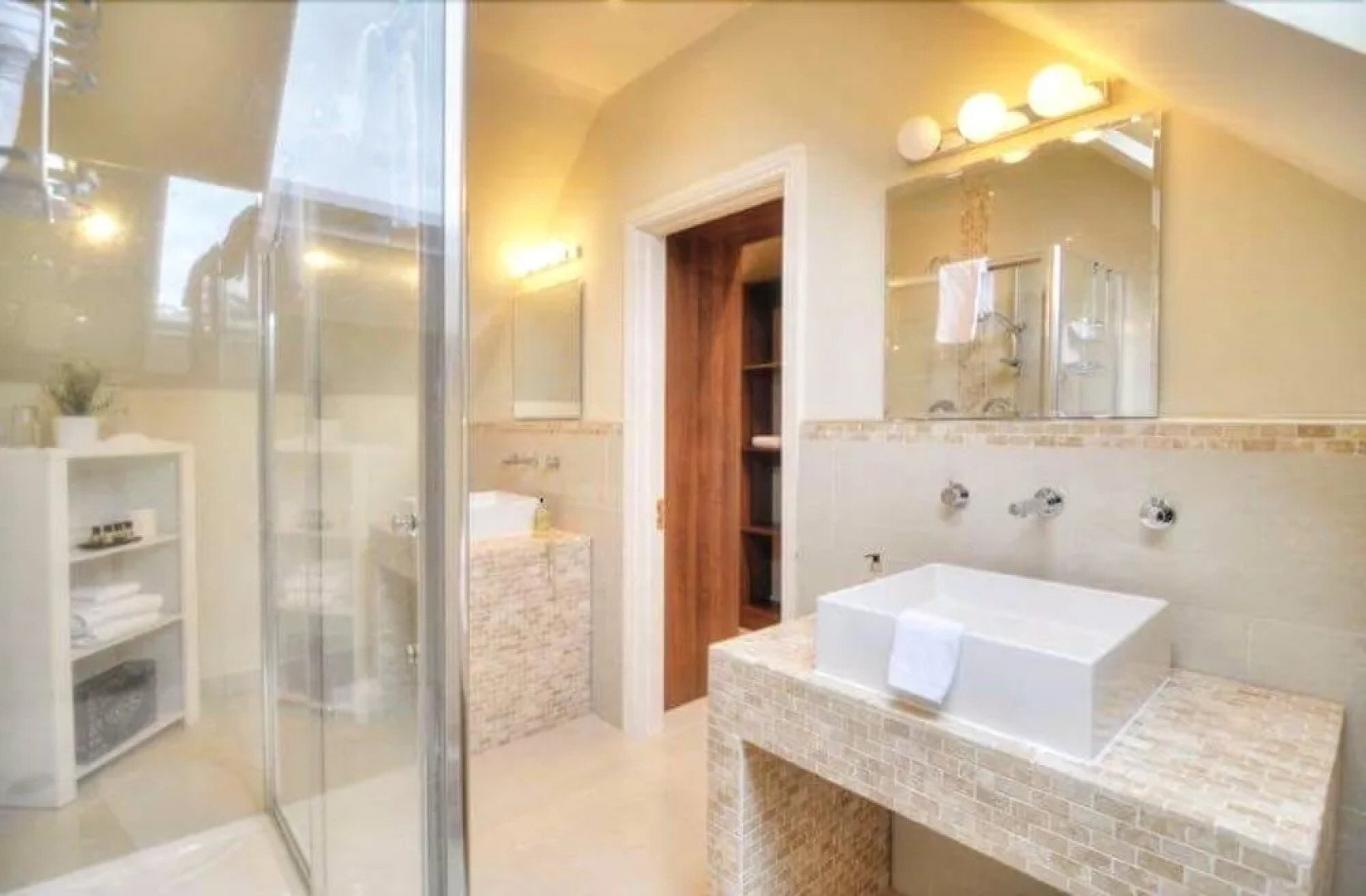 Lakeview Lodge Bed and Breakfast