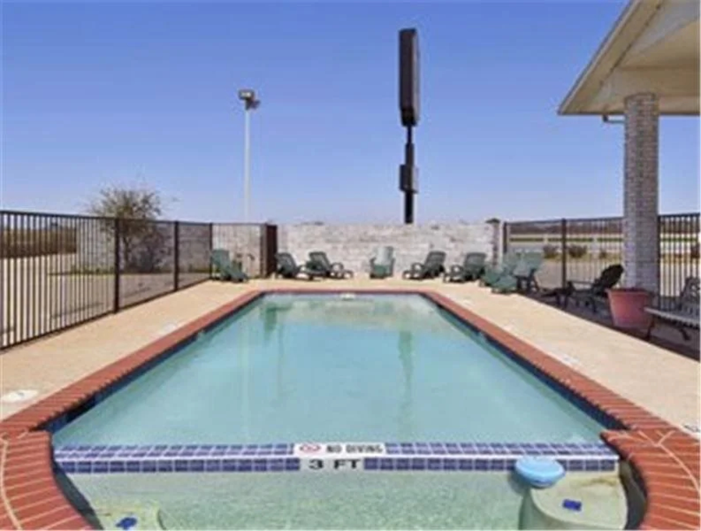 Summit Inn & Suites - Hempstead