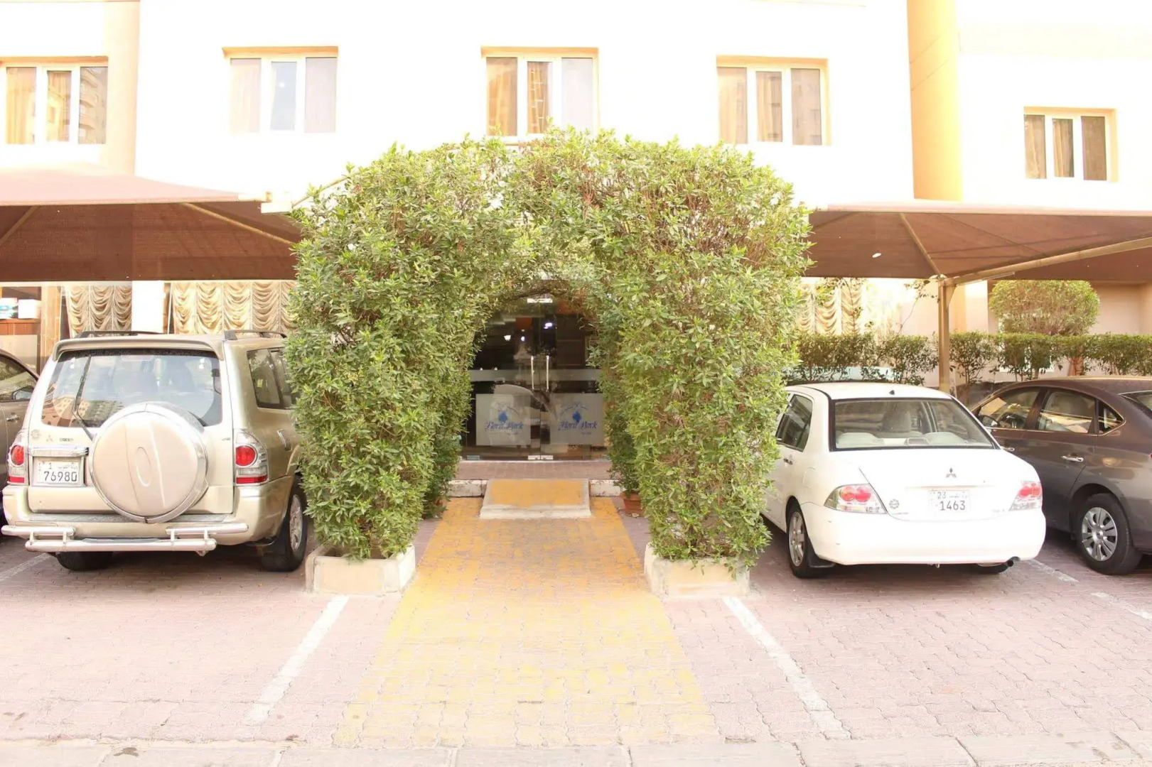 Flora Park Hotel Apartment