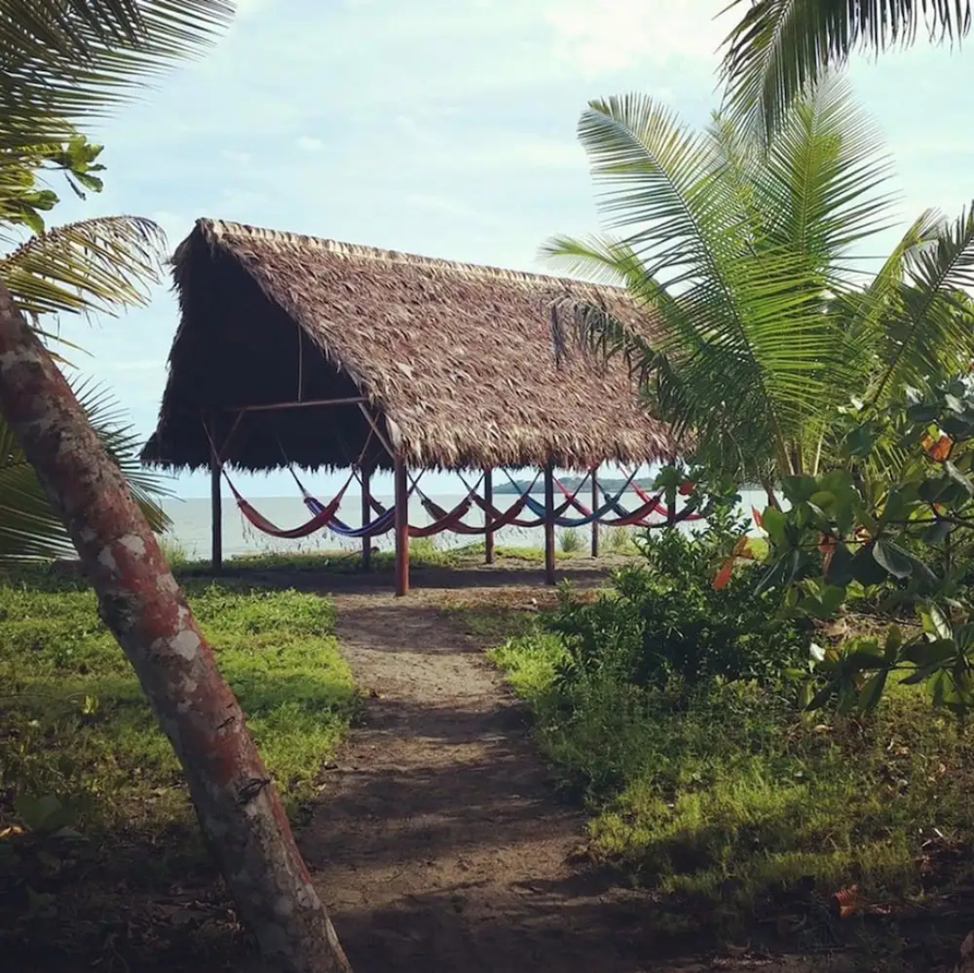 Iguana Lodge Beach Resort