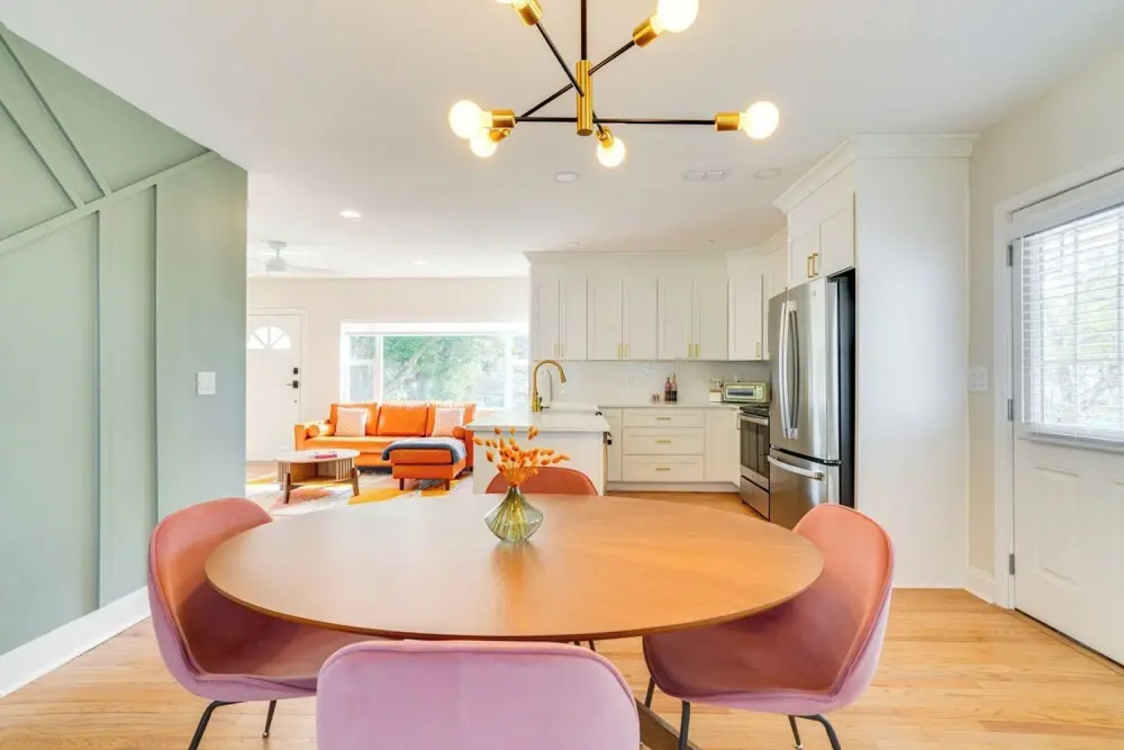 Mid-century Lakeland Home w/ Game Room!