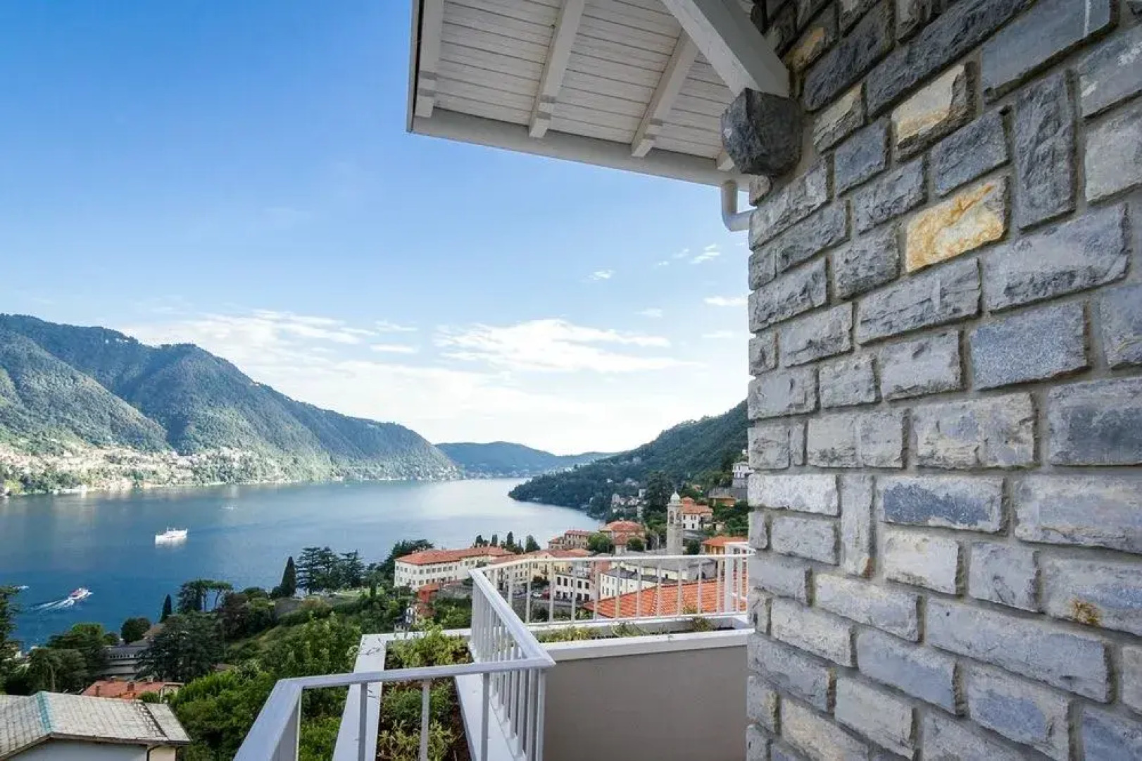 Como Lake Amazing Views