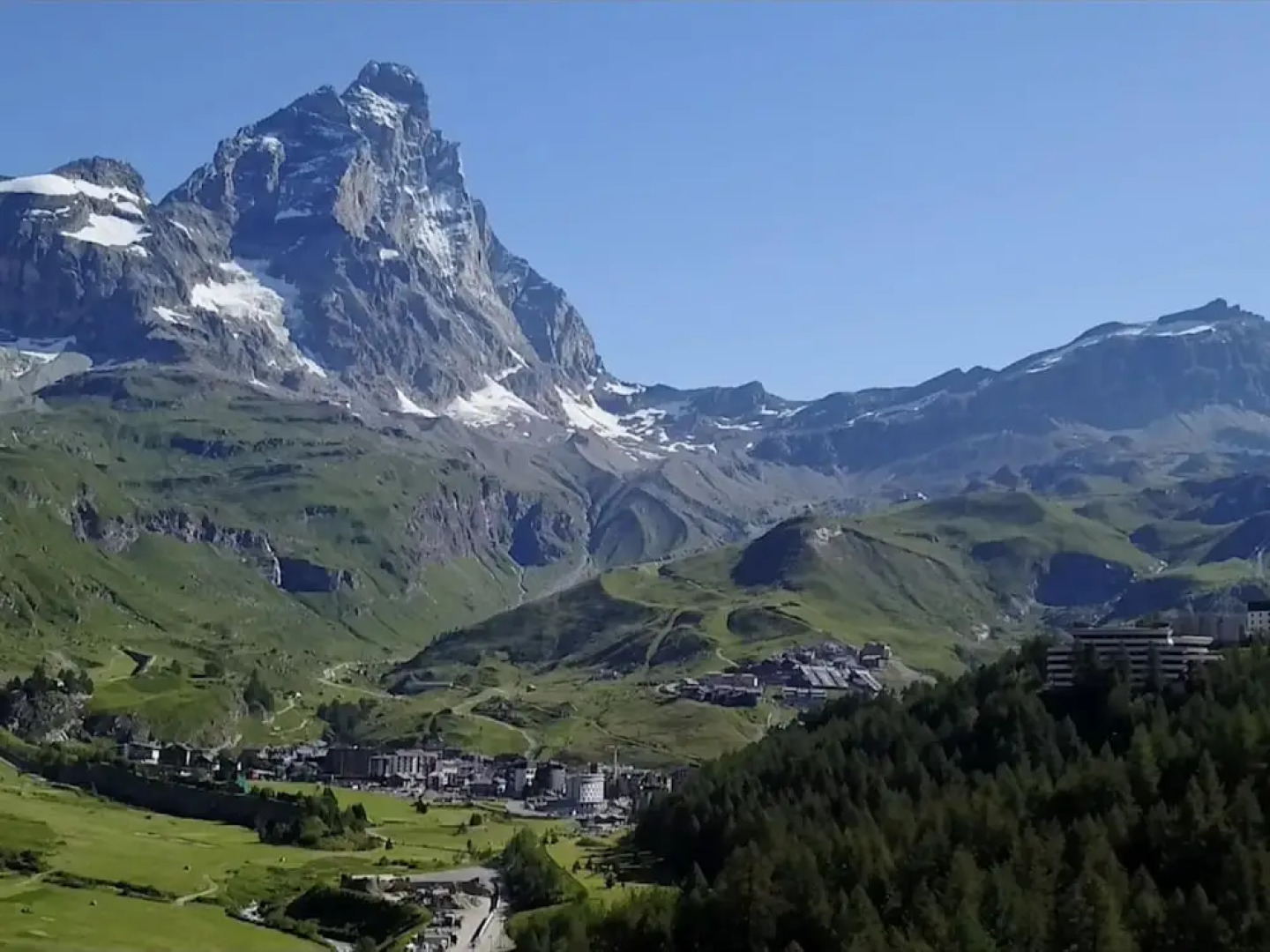 Apartment in Antey With Stunning Mountain Views