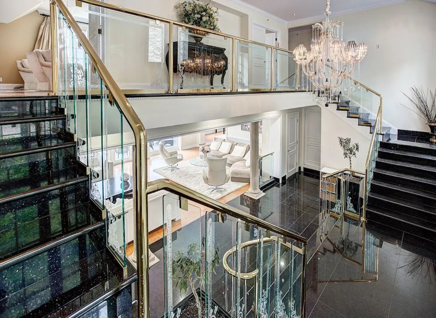 Luxury 5BR & Pool Home in Westmount MTL