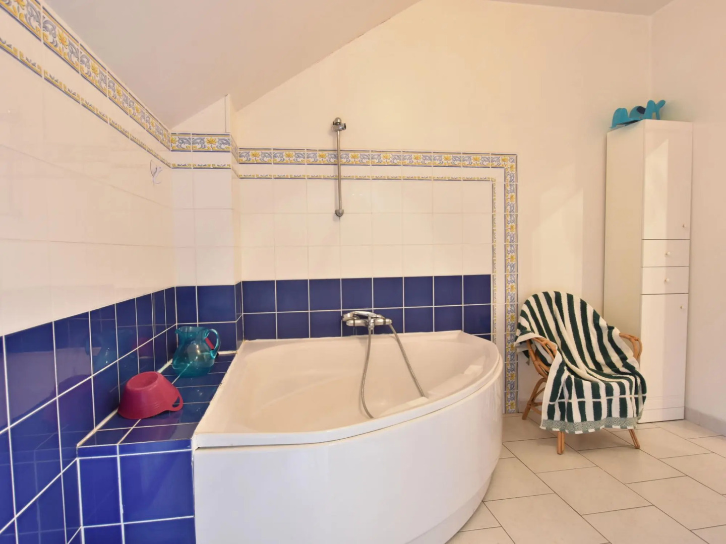 Alluring Cottage in Englancourt With Fenced Garden