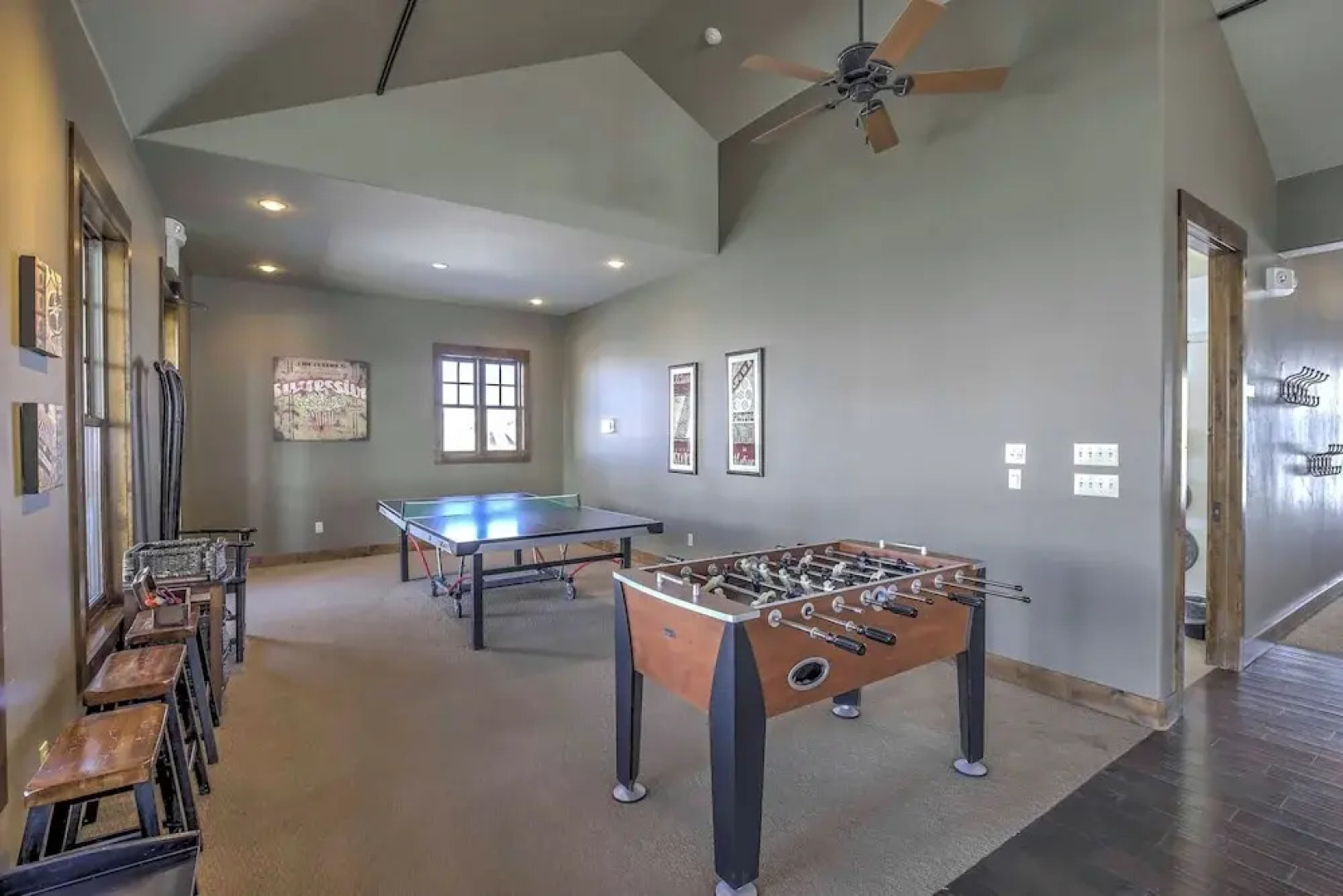 Ski-in/ski-out Granby Townhouse w/ Private Hot Tub