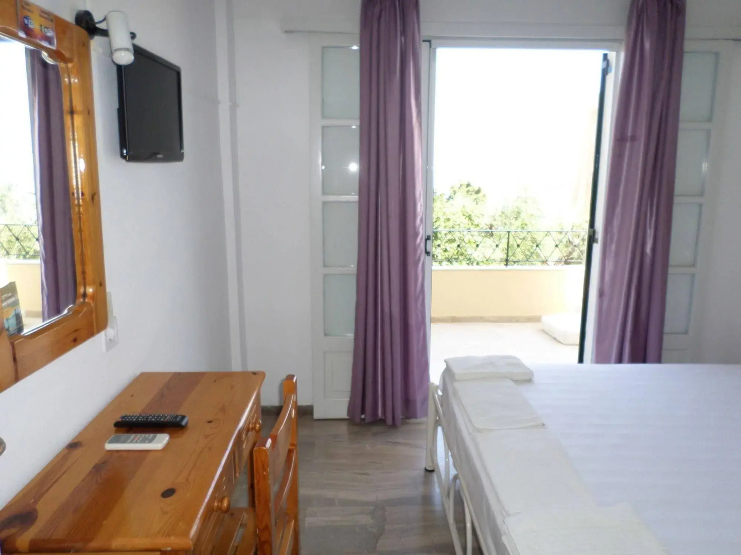 Rising Sun Apartments & Studios