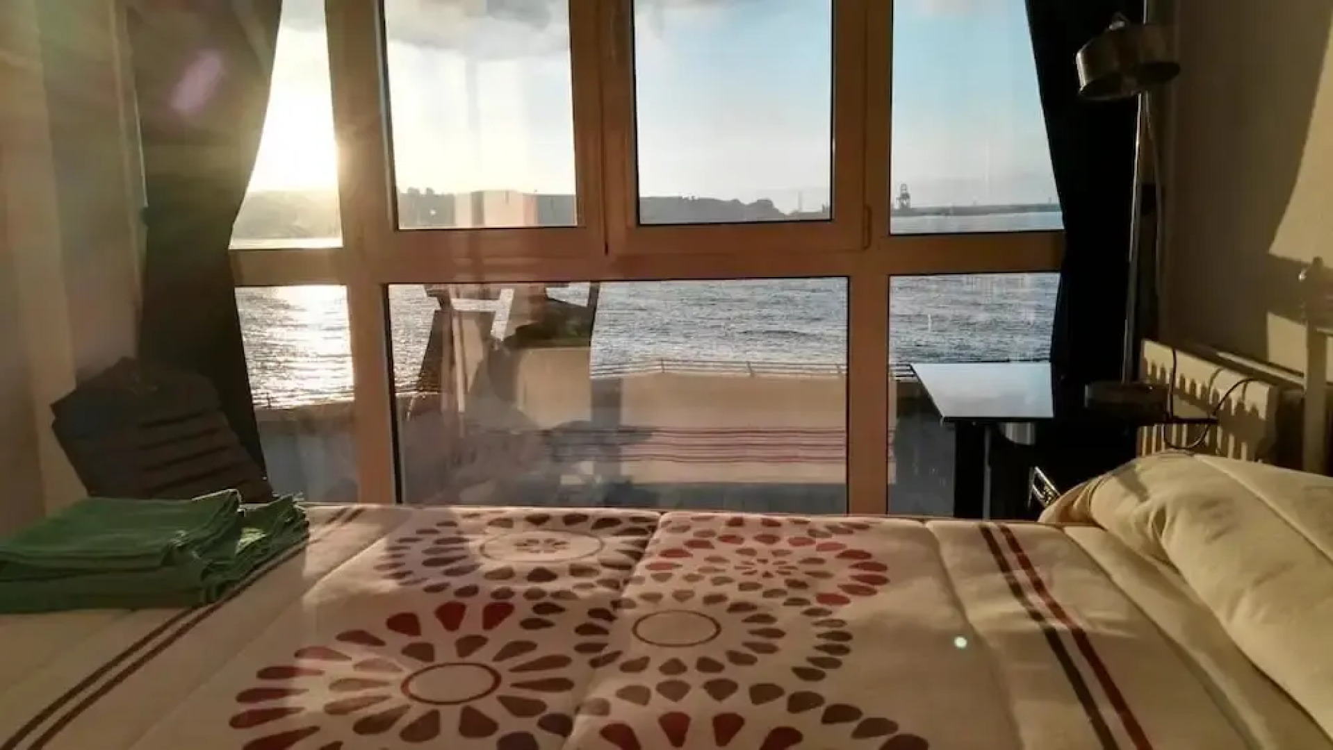 Seaviews-gijon-parking-2br-walk to Beach-wifi